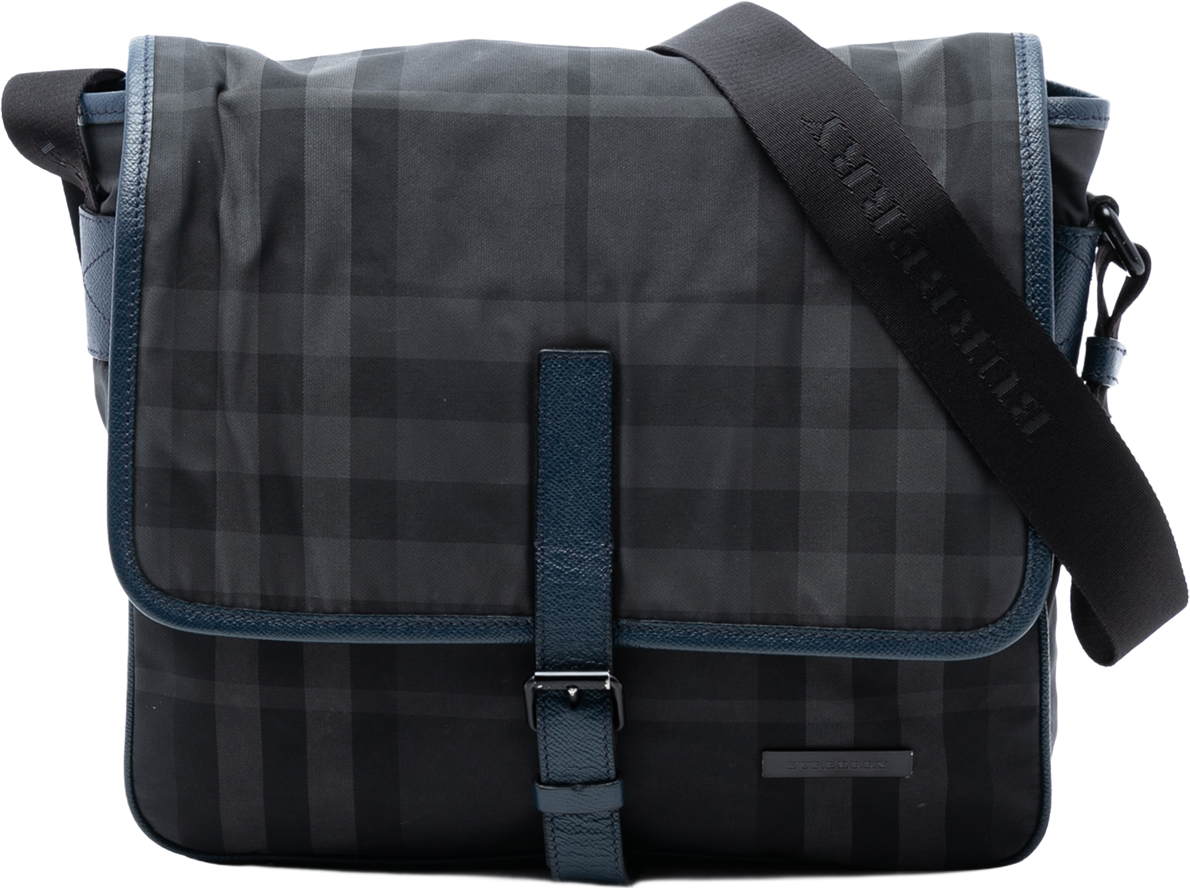 Burberry Smoke Check Nylon Messenger Bag, från Luxclusif, i färgen dark gray. Klicka för att öppna bilden i stort format