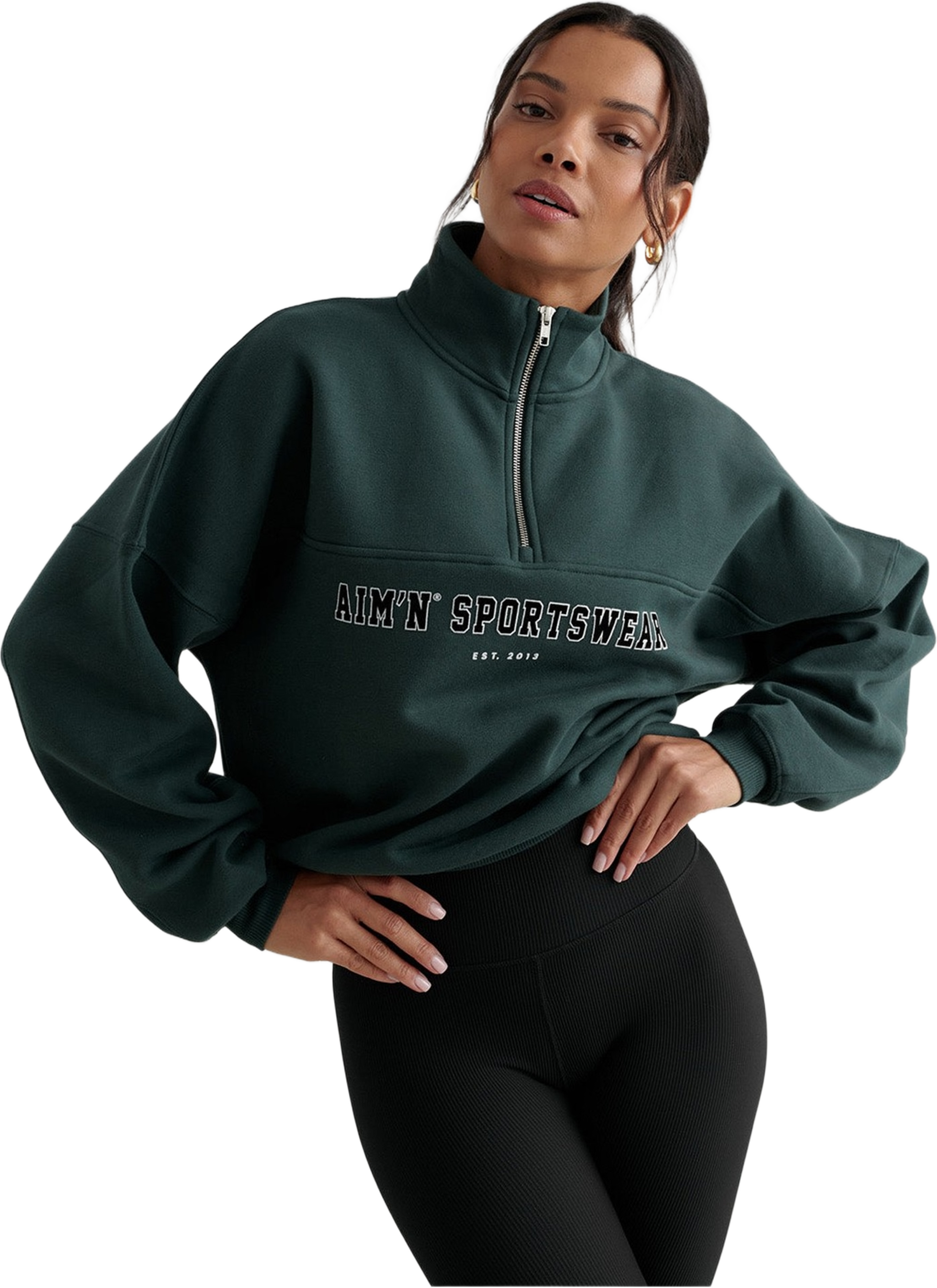 Varsity Sweat Half Zip, från aim'n, i färgen deep emerald. Klicka för att öppna bilden i stort format