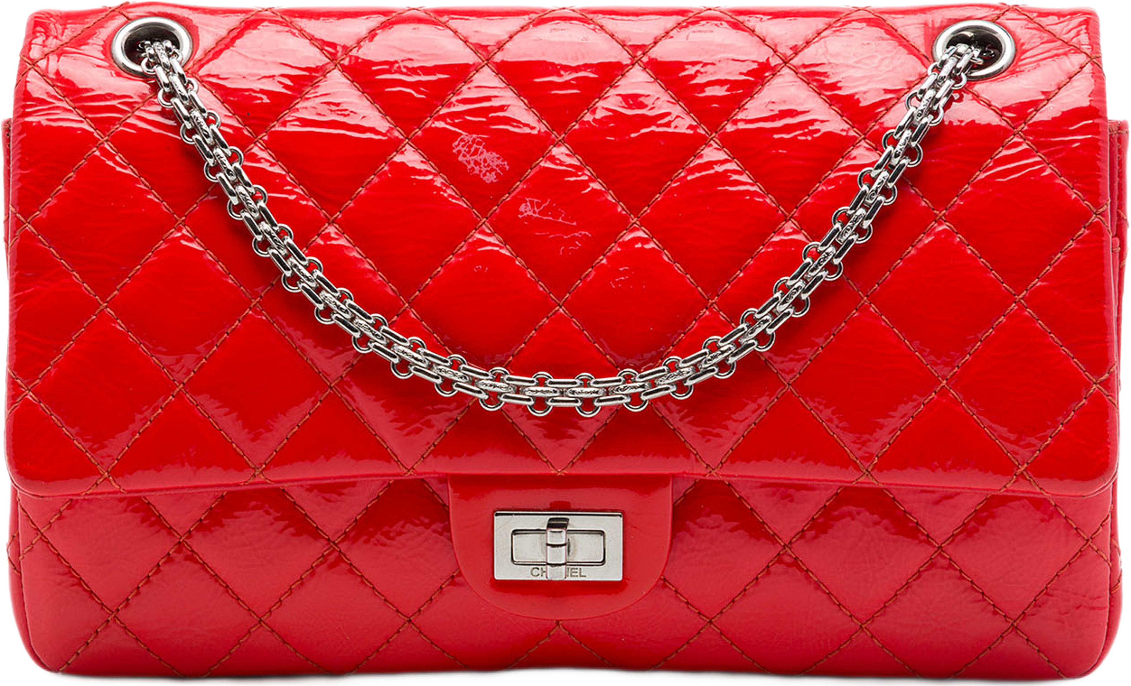 Chanel Quilted Crinkled Patent Reissue 2.55 Double Flap 226, från Luxclusif, i färgen röd. Klicka för att öppna bilden i stort format
