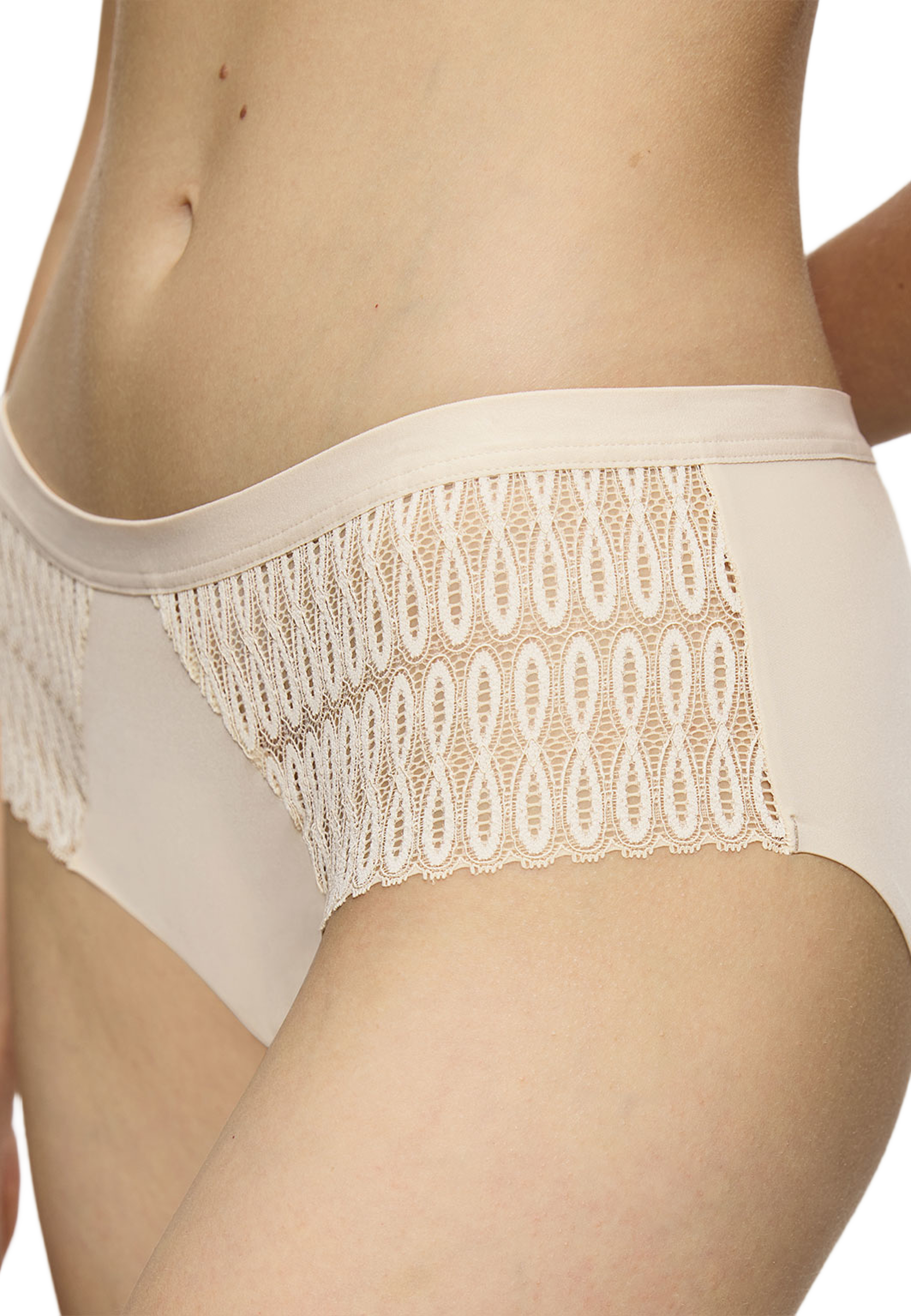 Aura Spotlight Maxi Brief, från Triumph, i färgen Creamy Dream. Klicka för att öppna bilden i stort format