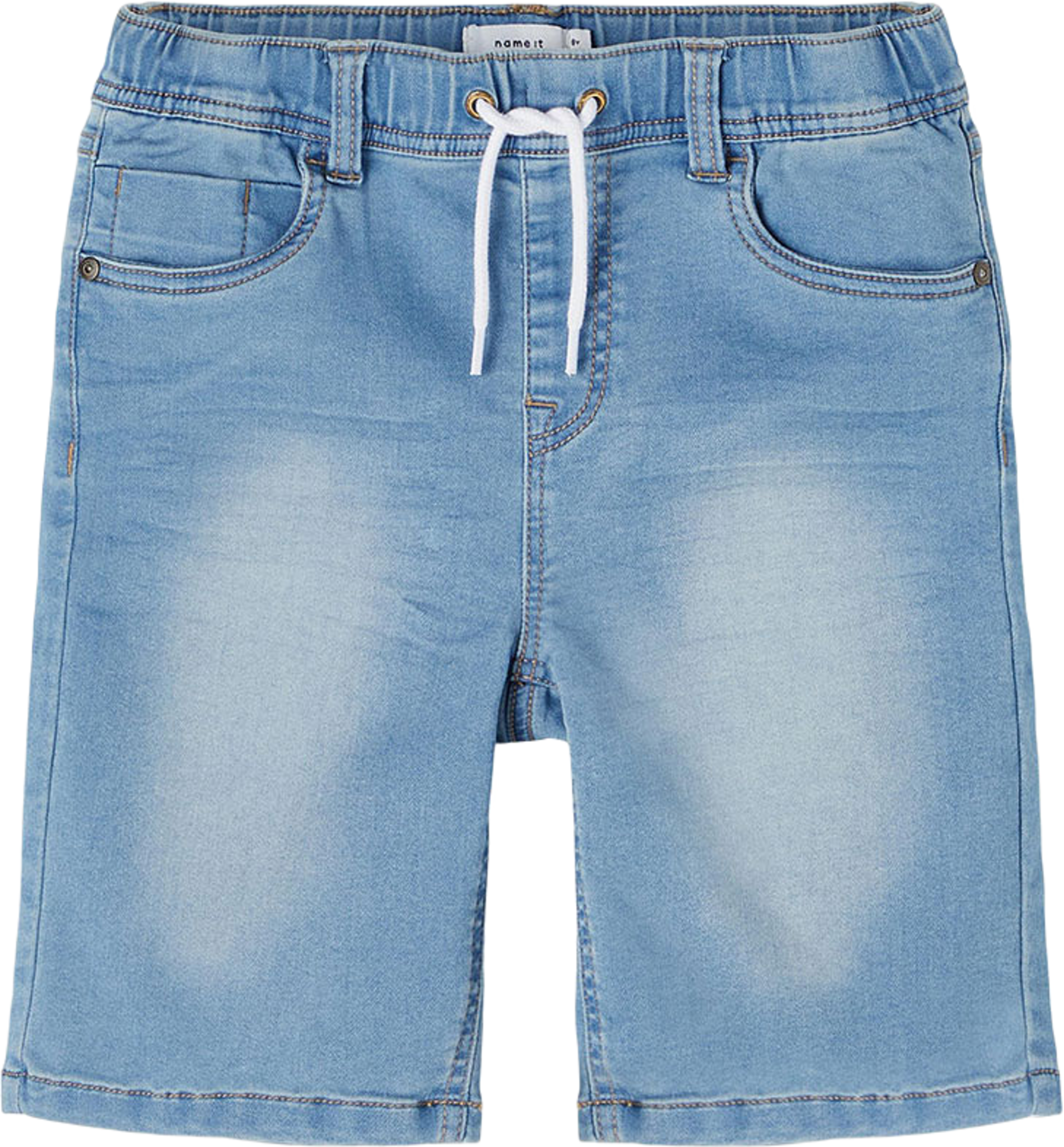 Short NKMRYAN JOGGER DNM L SHORTS 6300-TH, från Name It, i färgen Light Blue Denim. Klicka för att öppna bilden i stort format