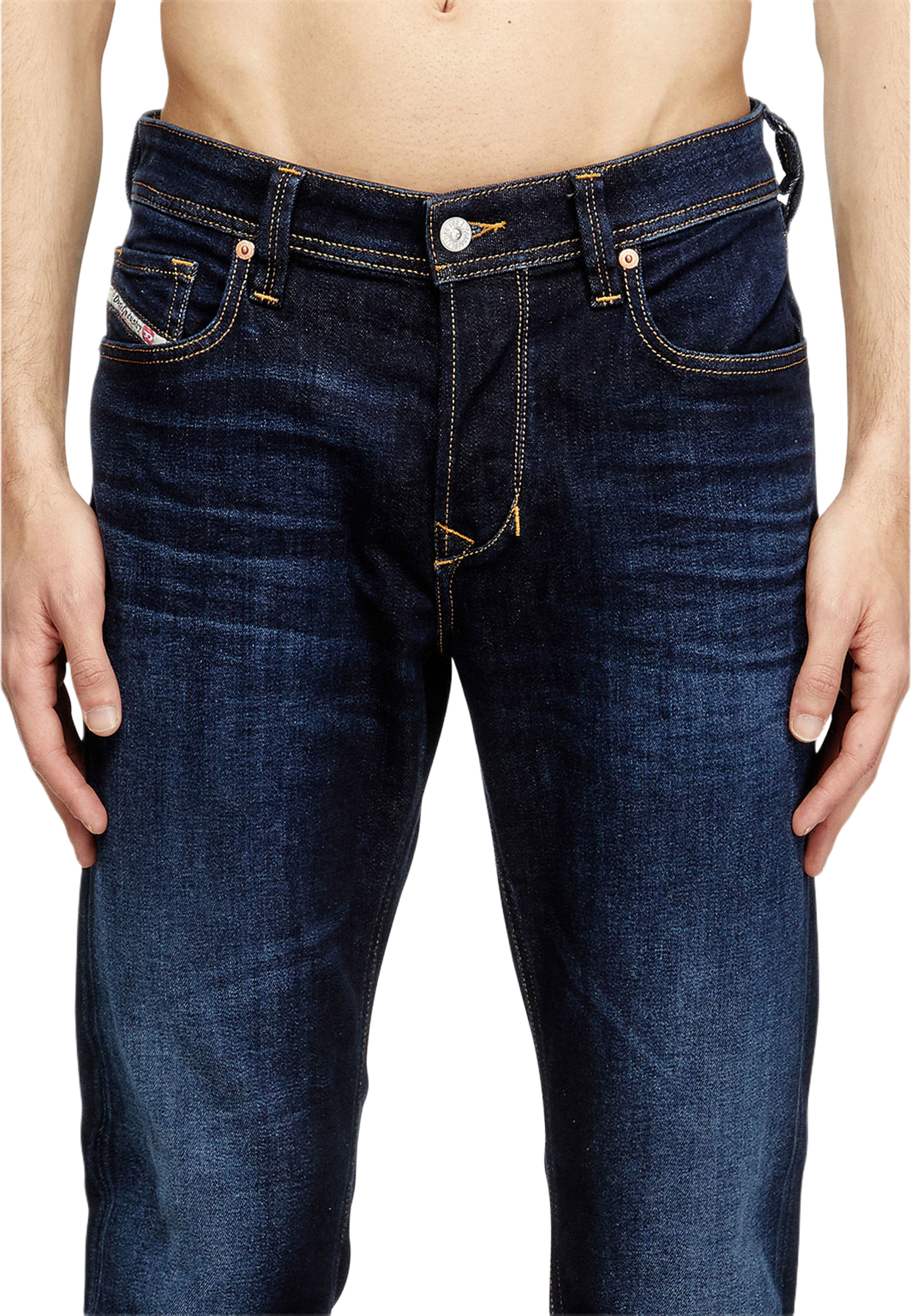 Regular Jeans 1986 Larkee-Beex, L32 009ZS, från Diesel, i färgen Denim. Klicka för att öppna bilden i stort format