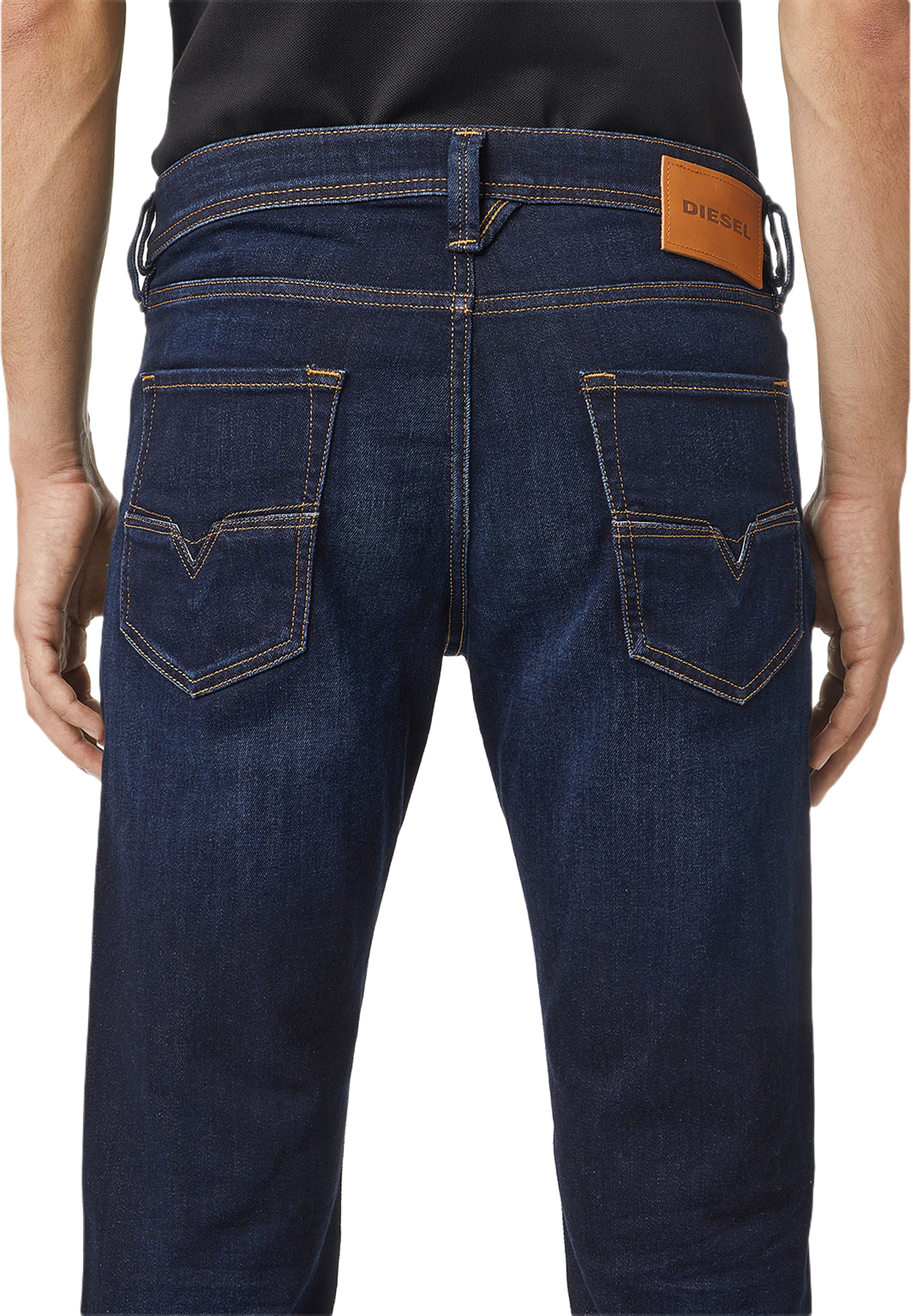 Regular Jeans 1986 Larkee-Beex, L32 009ZS, från Diesel, i färgen Denim. Klicka för att öppna bilden i stort format