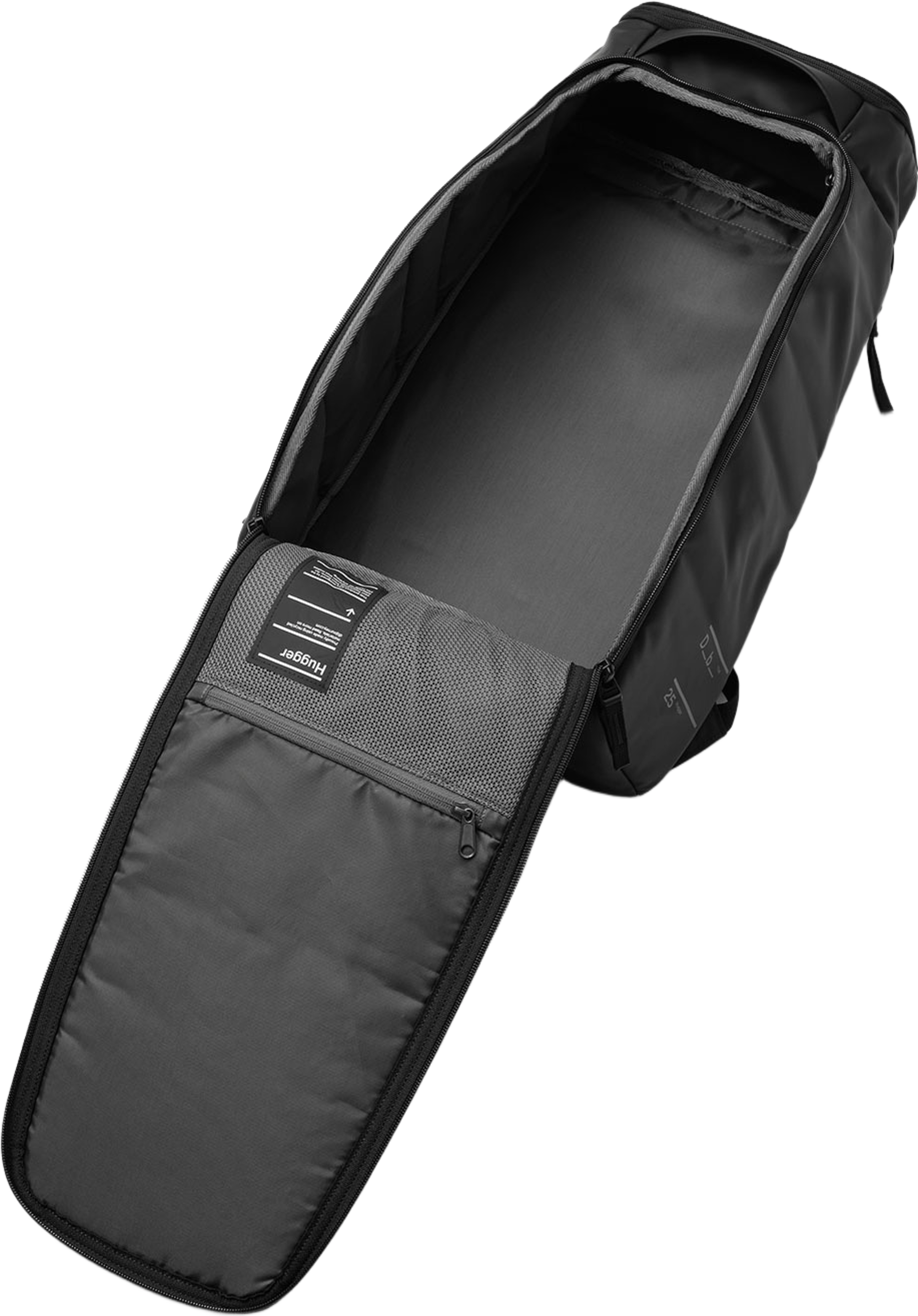 Hugger Backpack 25L, från DB, i färgen Black Out. Klicka för att öppna bilden i stort format