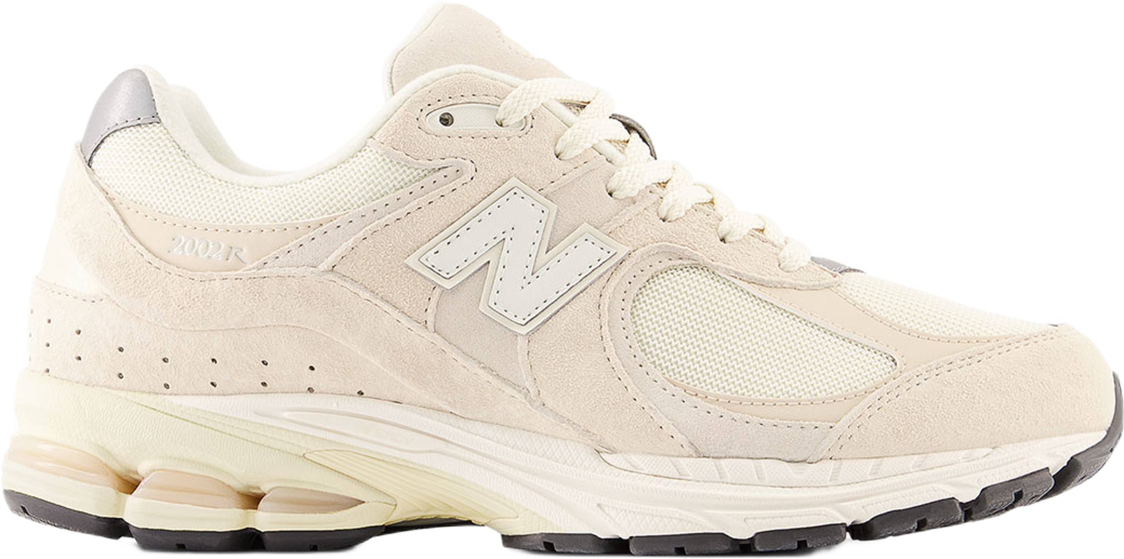 New Balance 2002R, från New Balance, i färgen Calm Taupe. Klicka för att öppna bilden i stort format