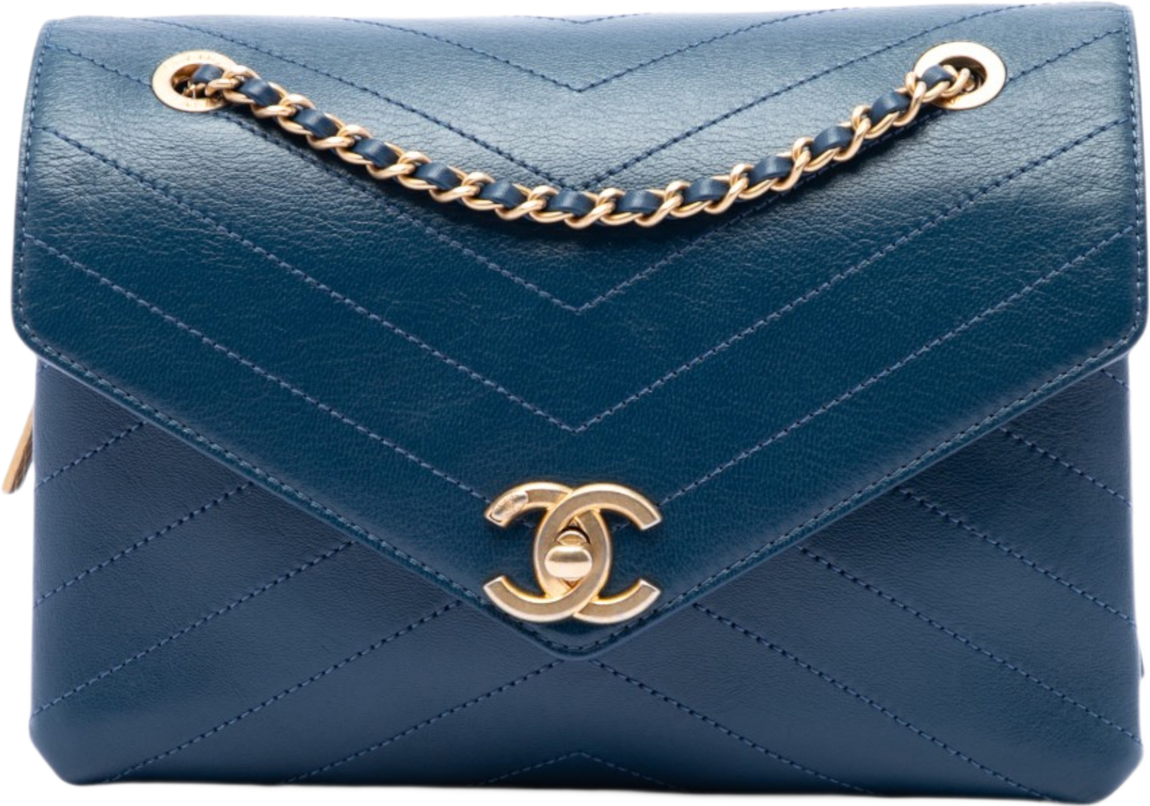 Chanel Small Chevron Lambskin Stitched Envelope Flap, från Luxclusif, i färgen blå. Klicka för att öppna bilden i stort format
