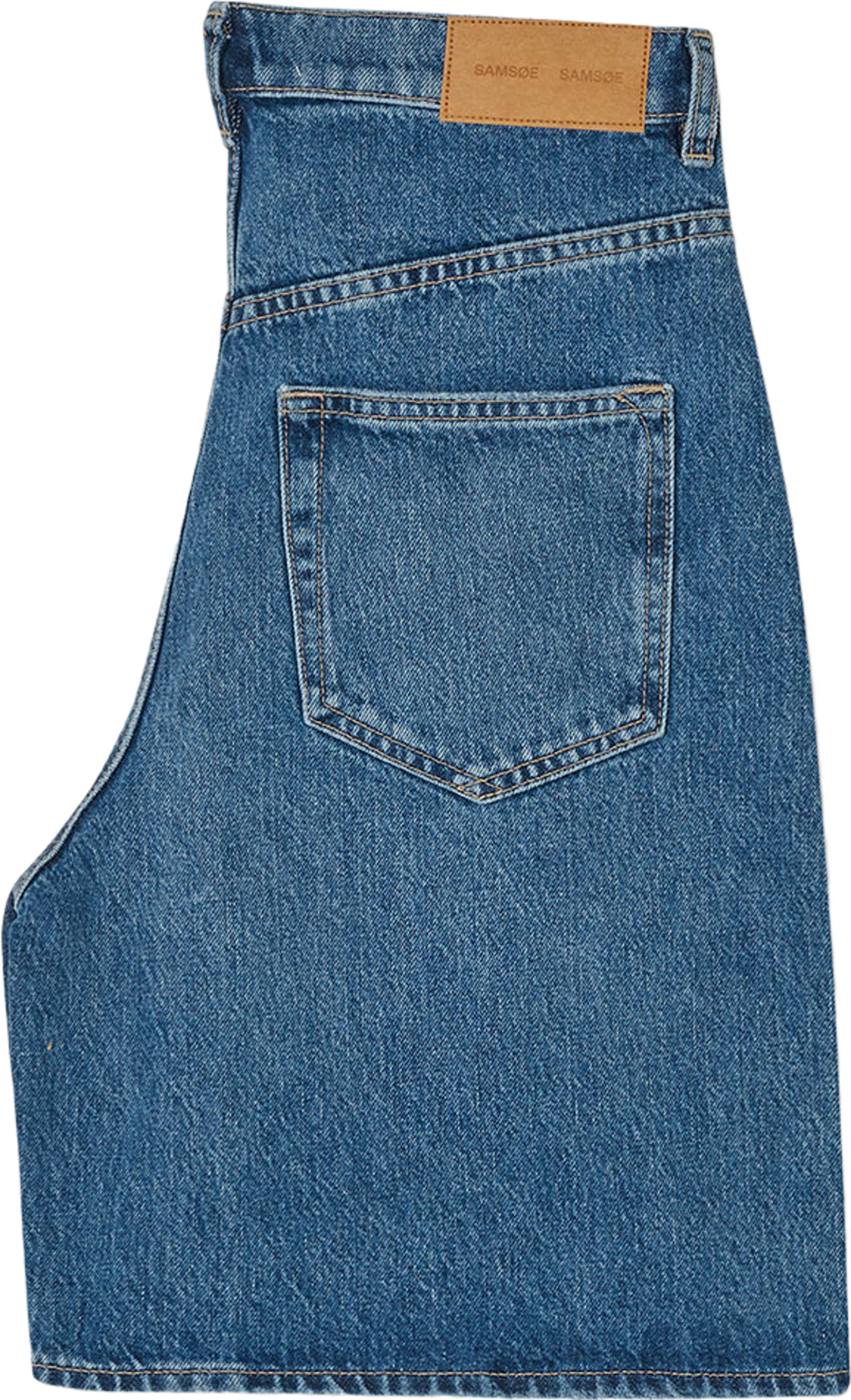Sashelly shorts 15059, från SAMSOE SAMSOE, i färgen Legend. Klicka för att öppna bilden i stort format