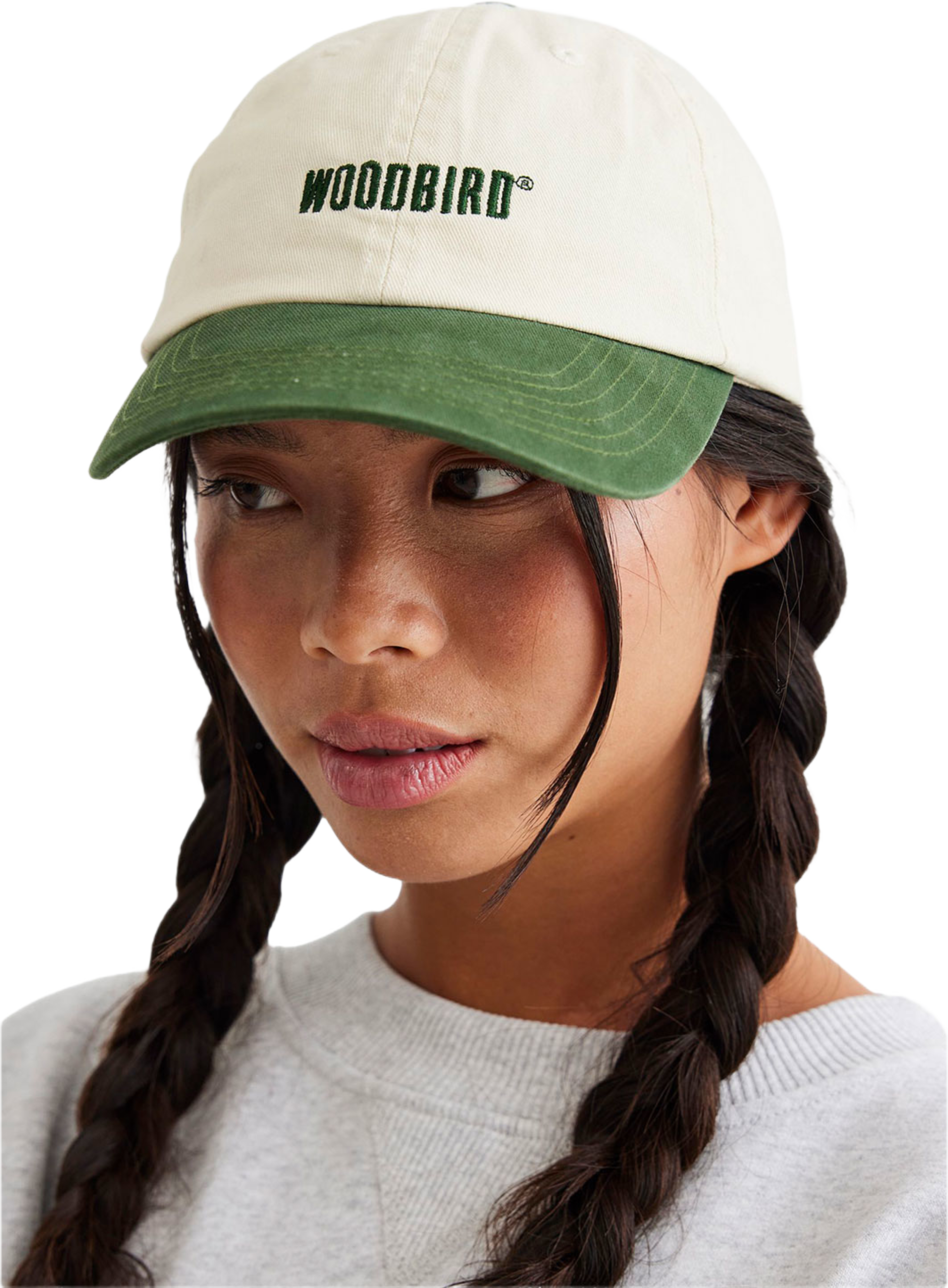 Core Twill Cap, från Woodbird, i färgen Offwhite-army. Klicka för att öppna bilden i stort format