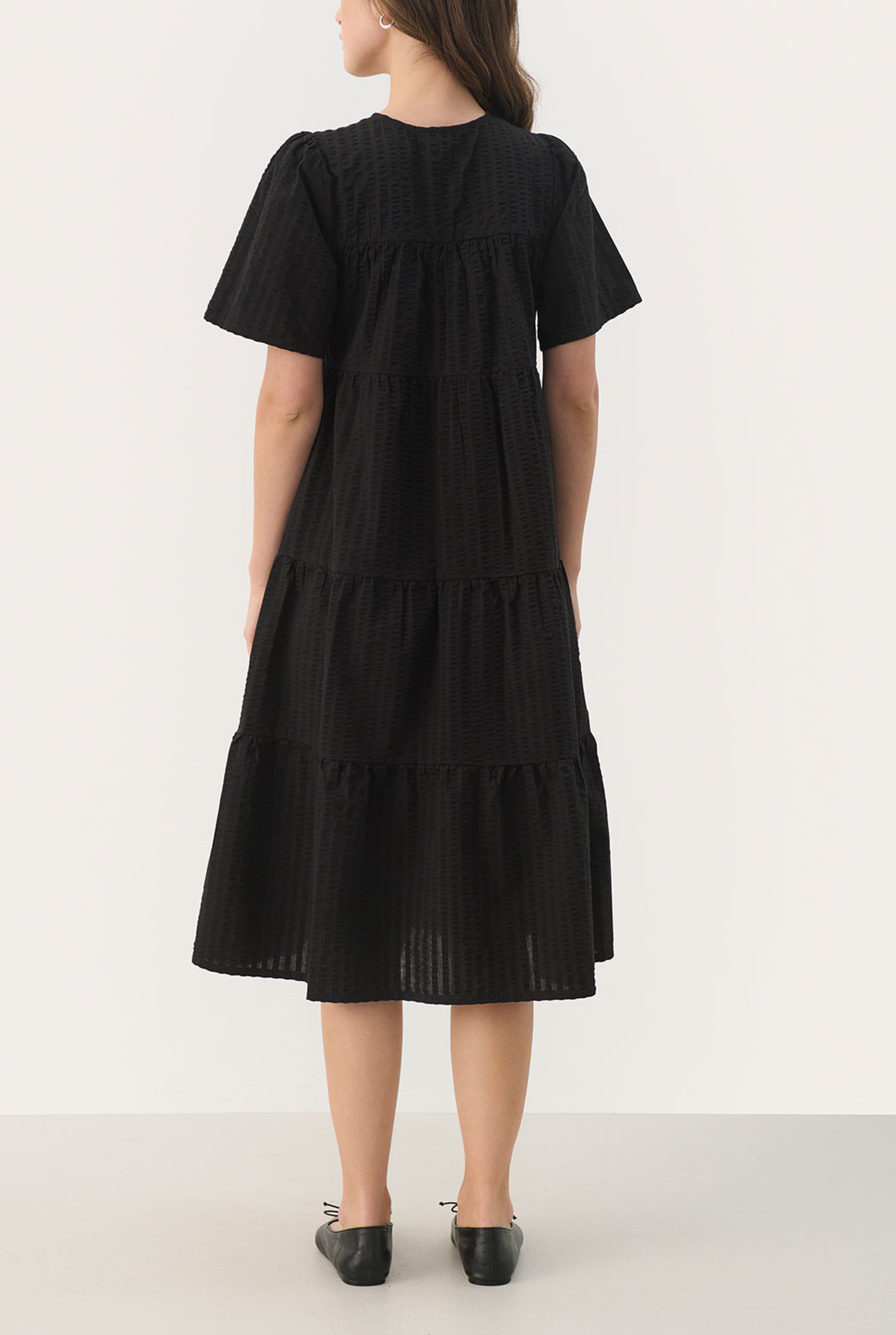 PamPW DR Dress, från Part Two, i färgen Black. Klicka för att öppna bilden i stort format