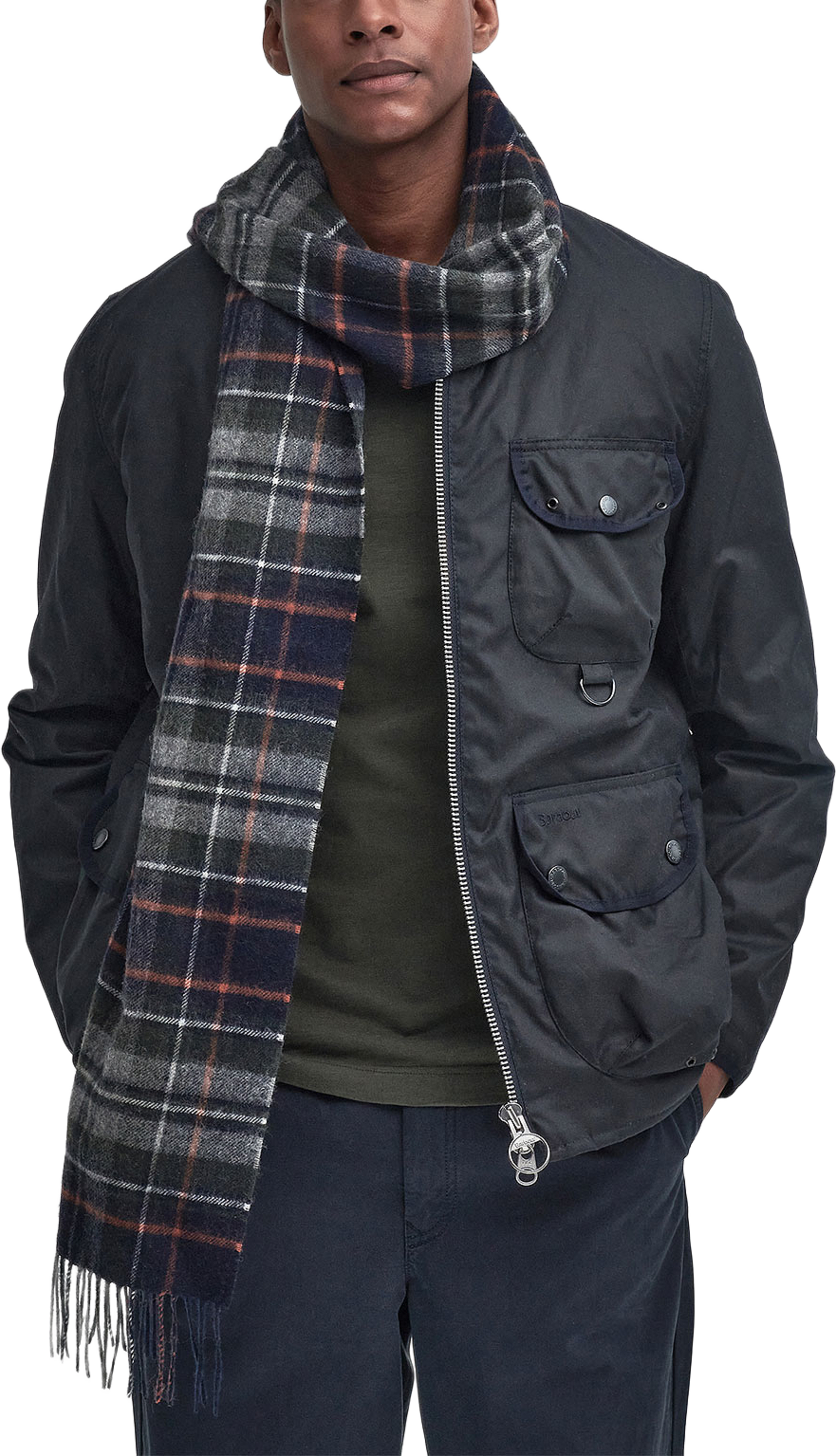 Barbour New Check Tartan Scarf, från Barbour, i färgen Navy/Dark Ginger. Klicka för att öppna bilden i stort format
