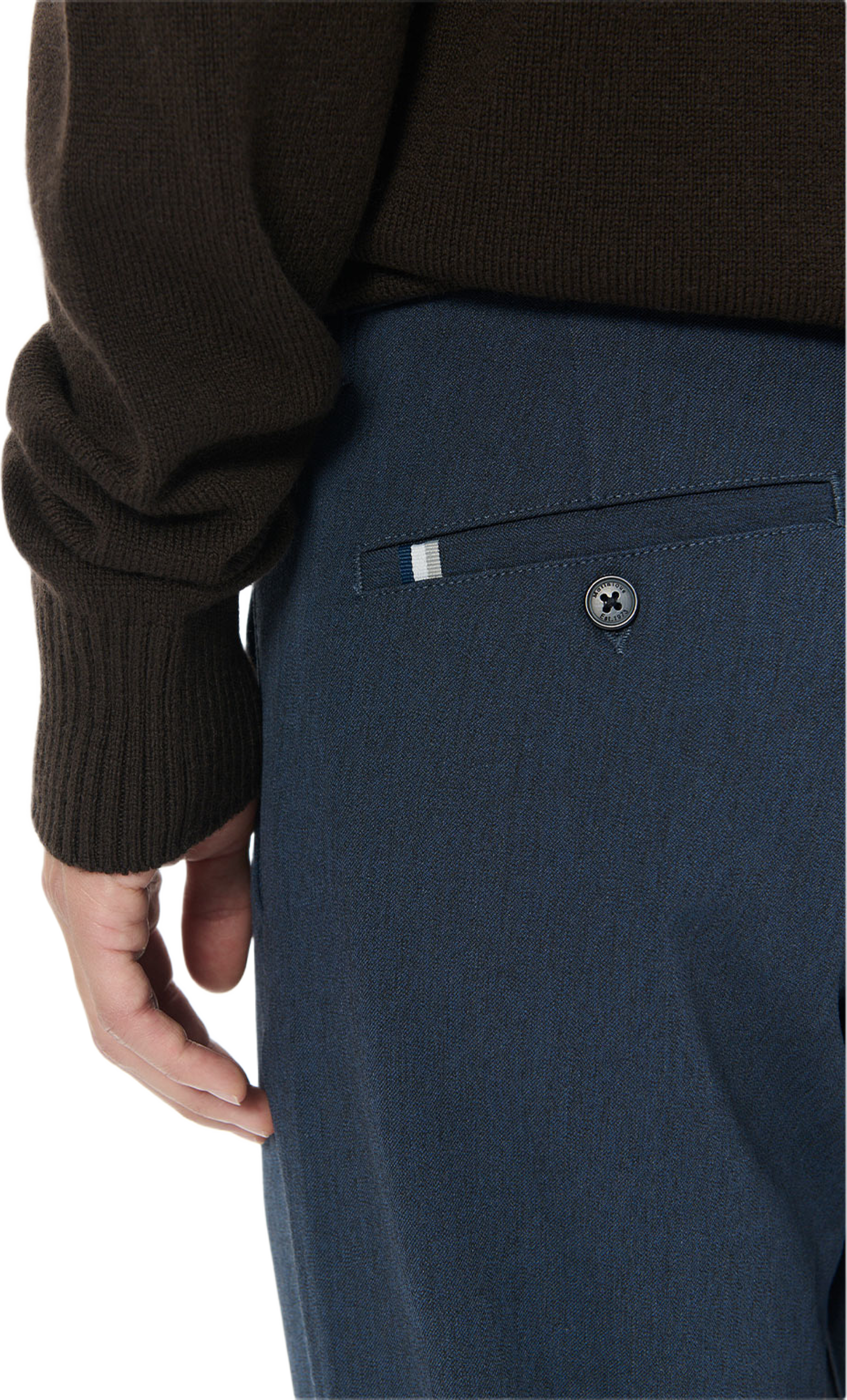 MAPristu Trousers, från Matinique, i färgen Oxford Blue Melange. Klicka för att öppna bilden i stort format