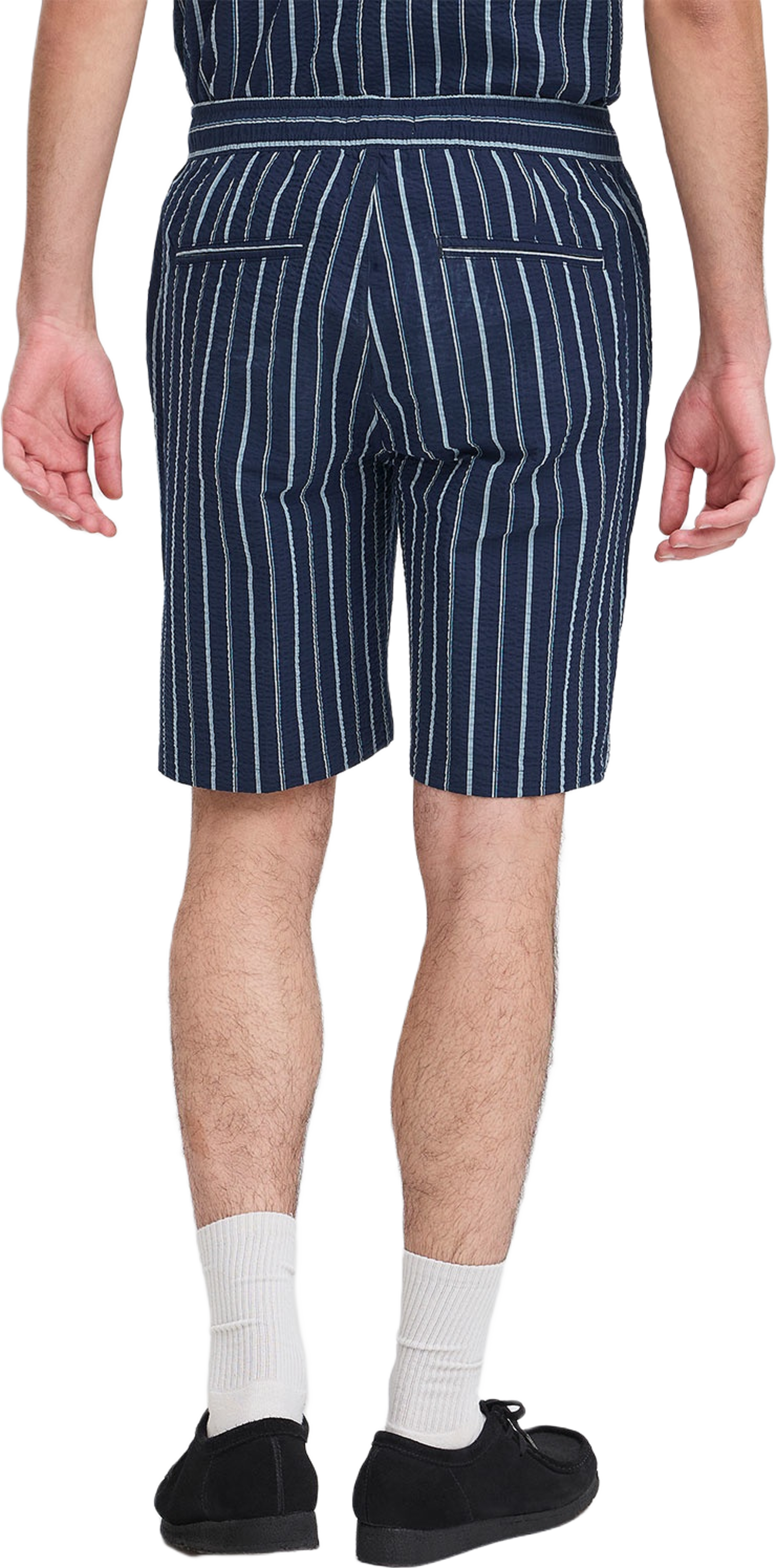 CFKAI 0204 SS striped seersucker sh Short, från Casual Friday, i färgen Navy Blazer. Klicka för att öppna bilden i stort format