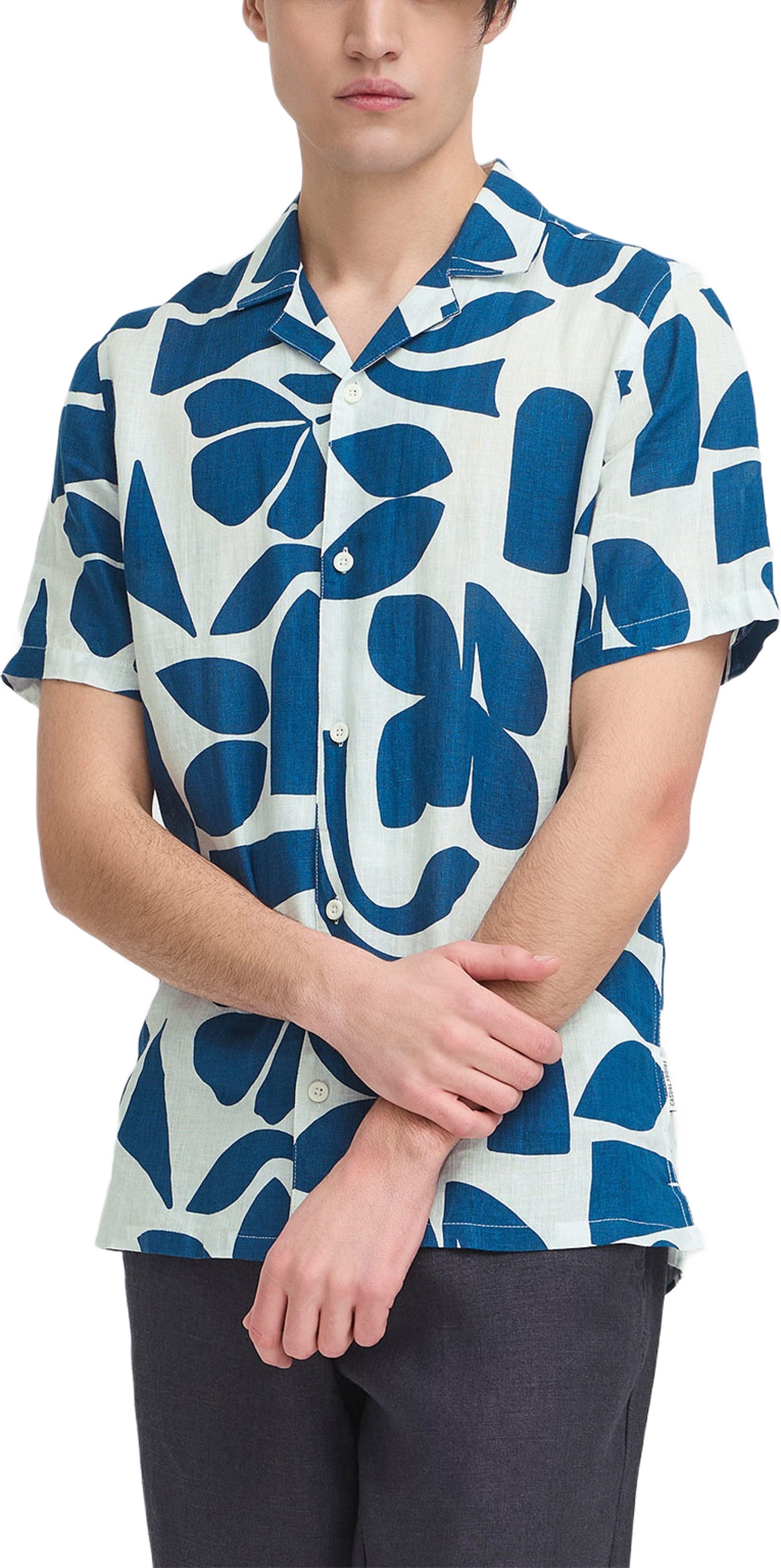 CFWESTON SS RC printet linen shirt Shirt, från Casual Friday, i färgen Estate Blue. Klicka för att öppna bilden i stort format