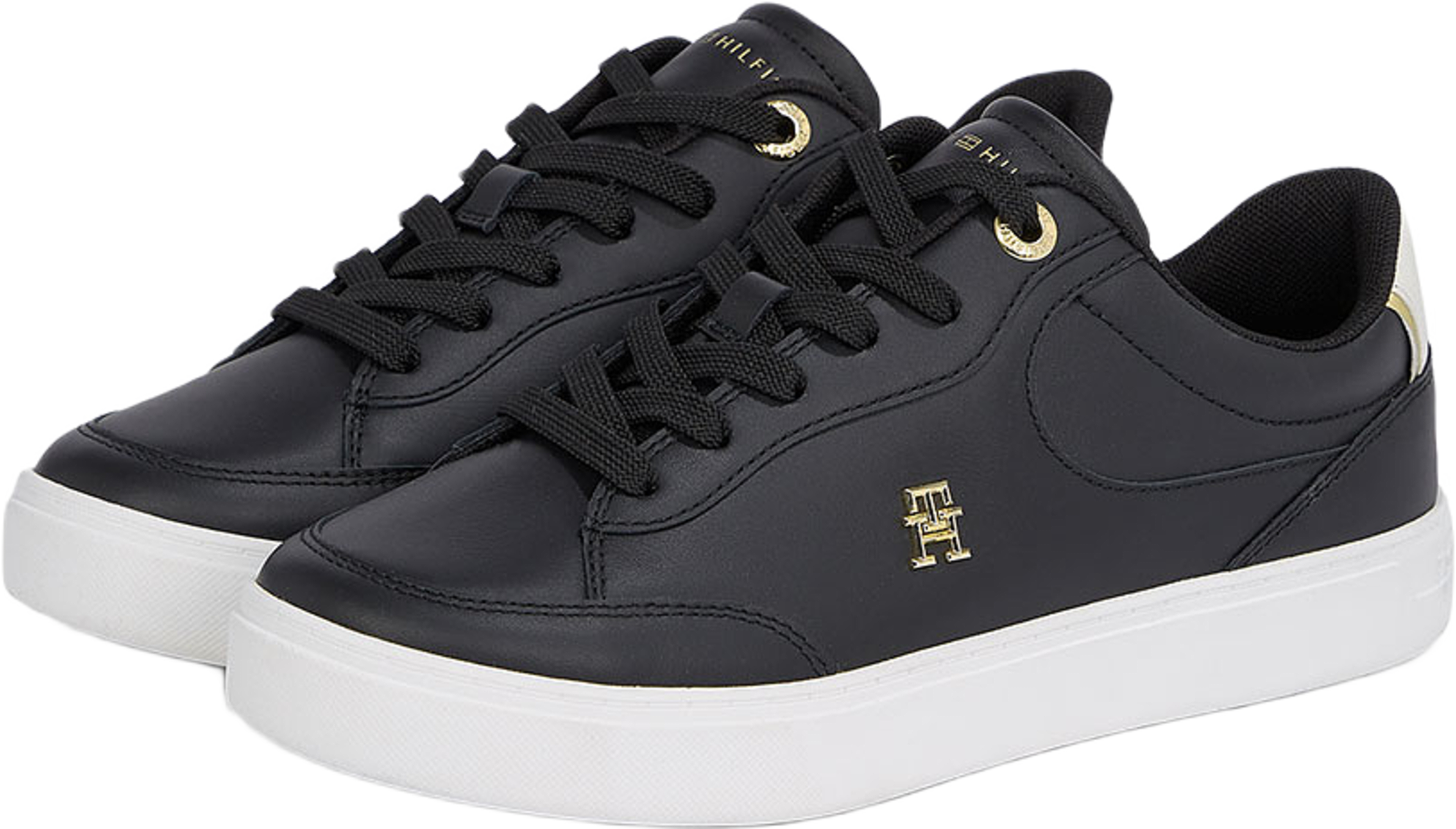 Essential Chic Court Sneaker