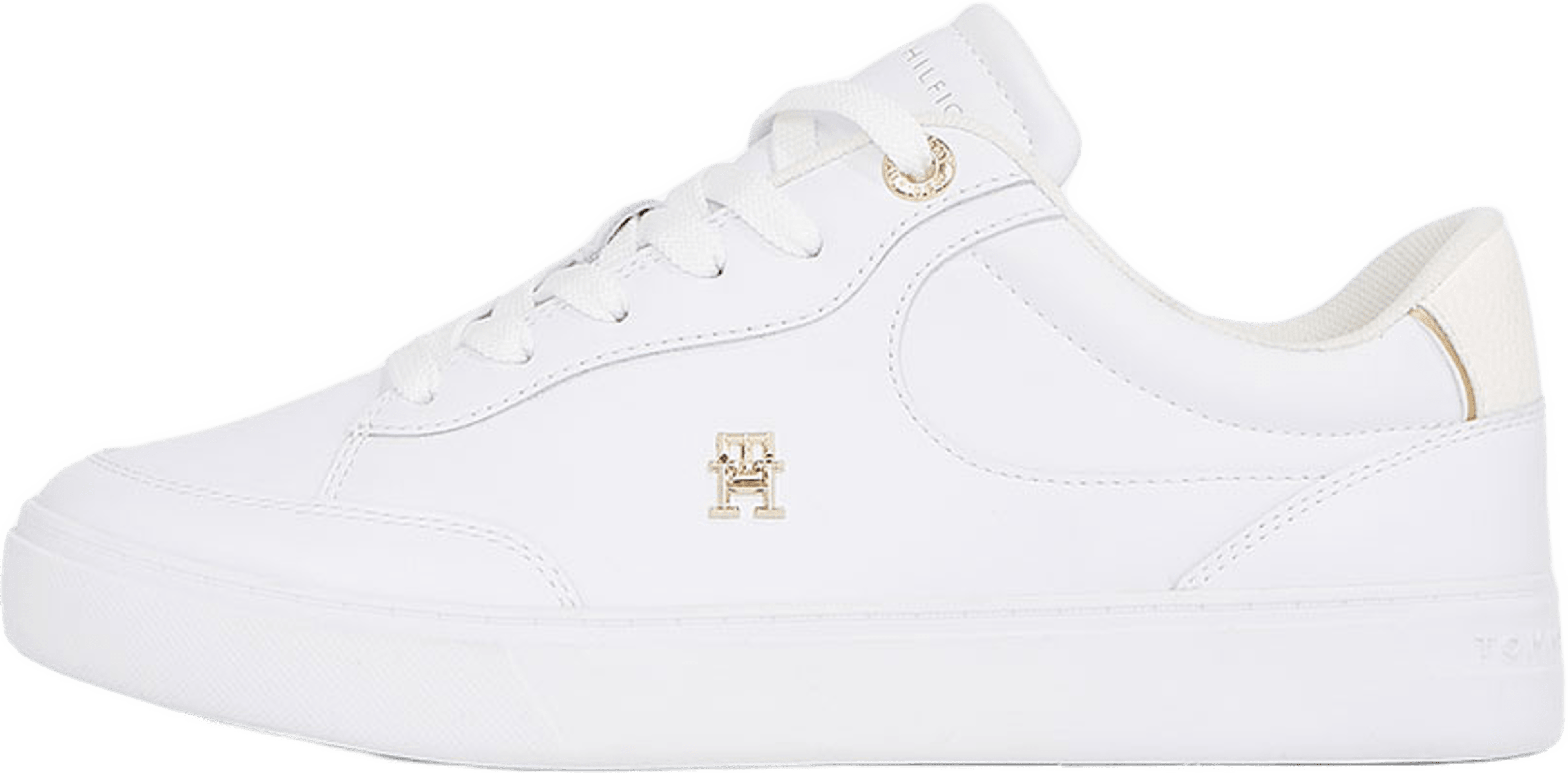 Essential Chic Court Sneaker