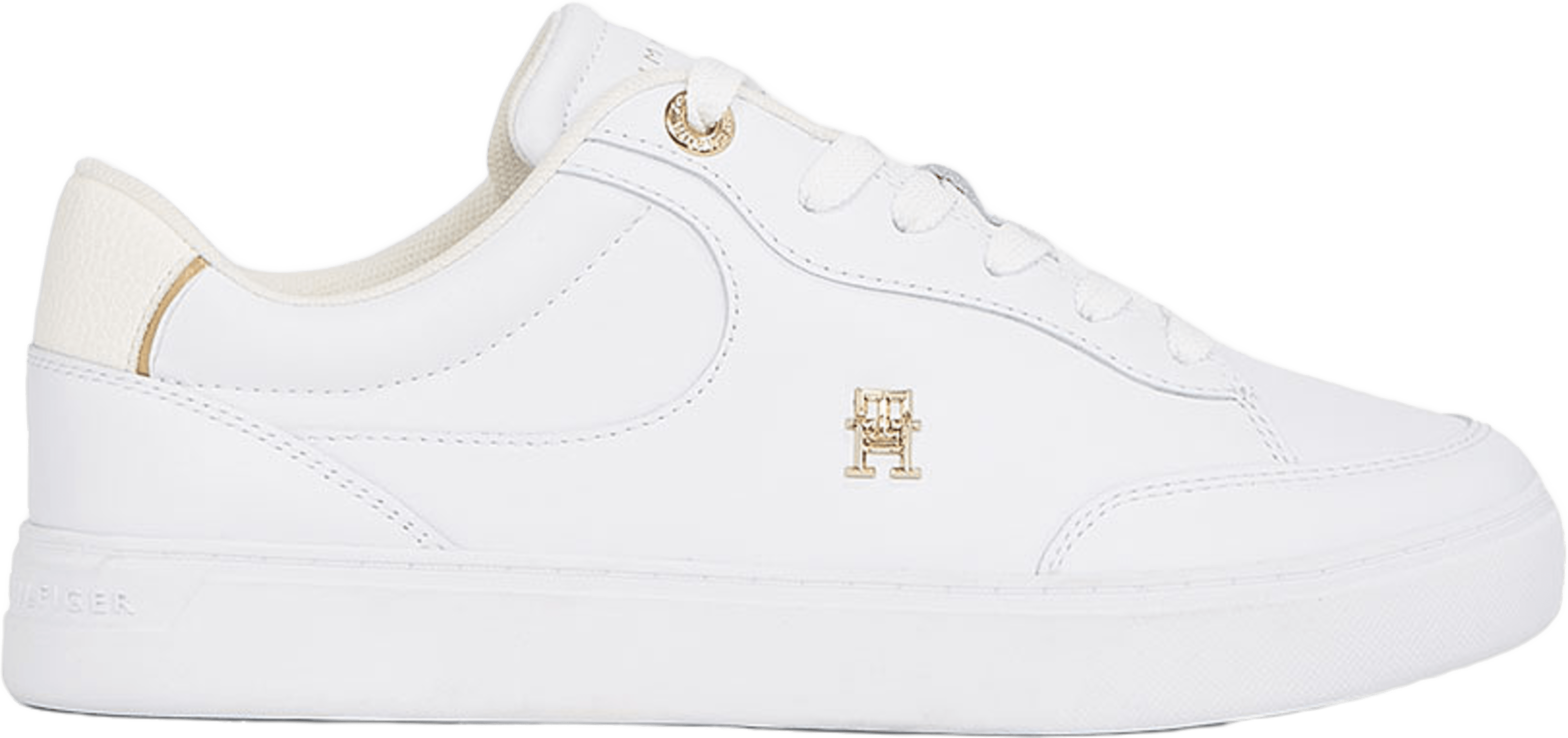 Essential Chic Court Sneaker