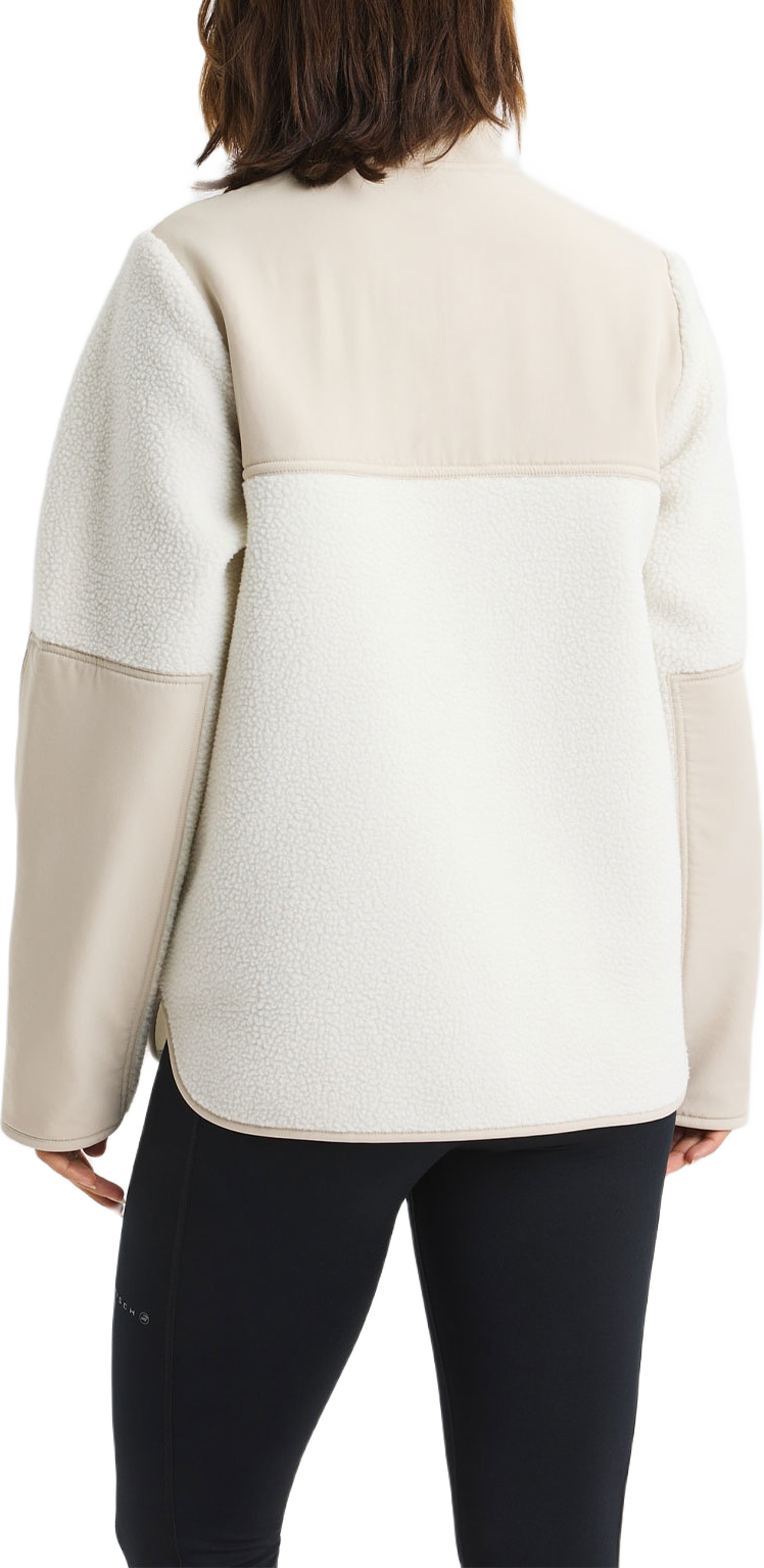 Phoebe Pile Jacket, från Röhnisch, i färgen Peyote Beige.
