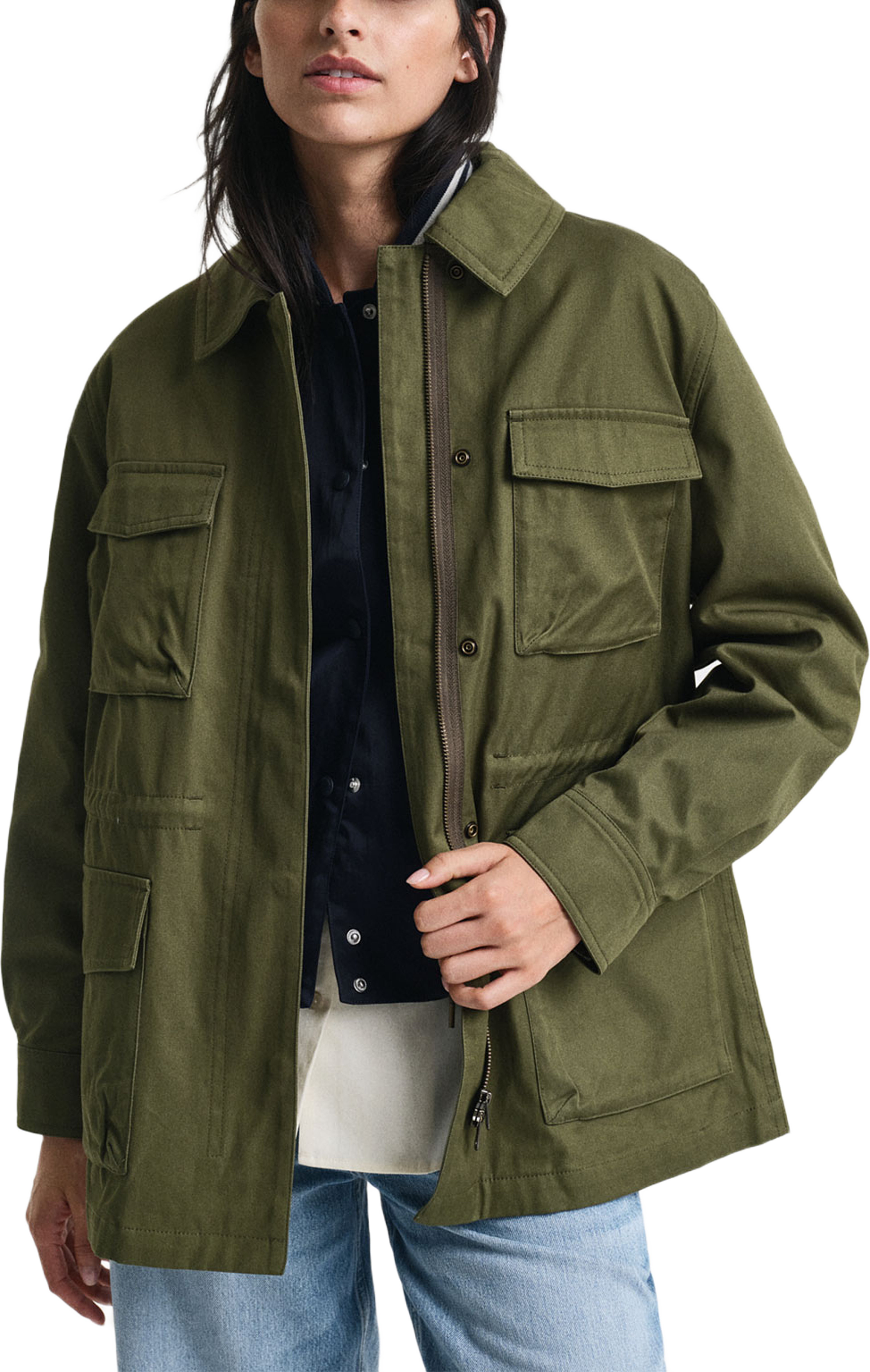 Field Jacket, från GANT, i färgen Juniper Green. Klicka för att öppna bilden i stort format