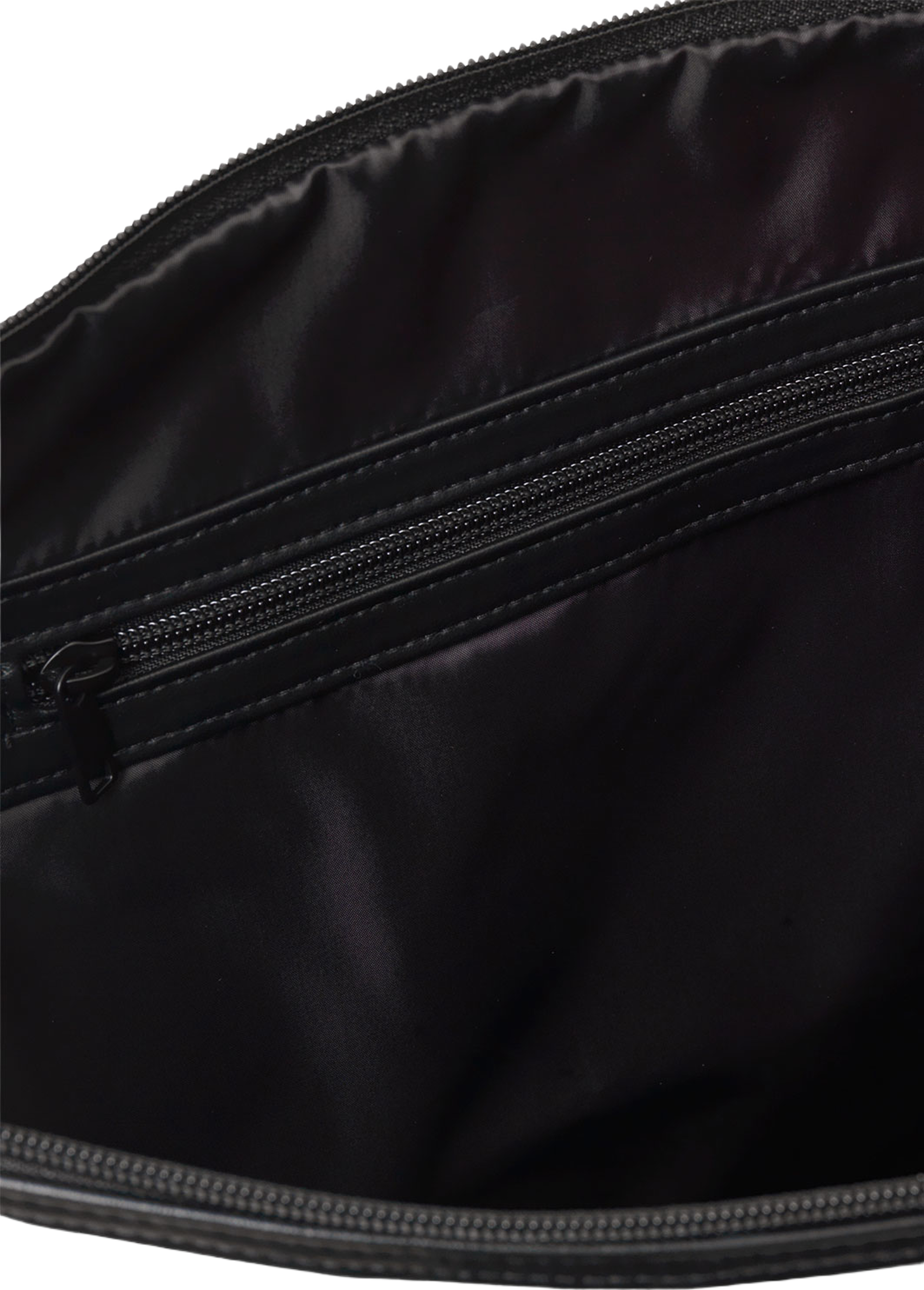 Gweneth RE-S Bag, från DAY ET, i färgen Black. Klicka för att öppna bilden i stort format