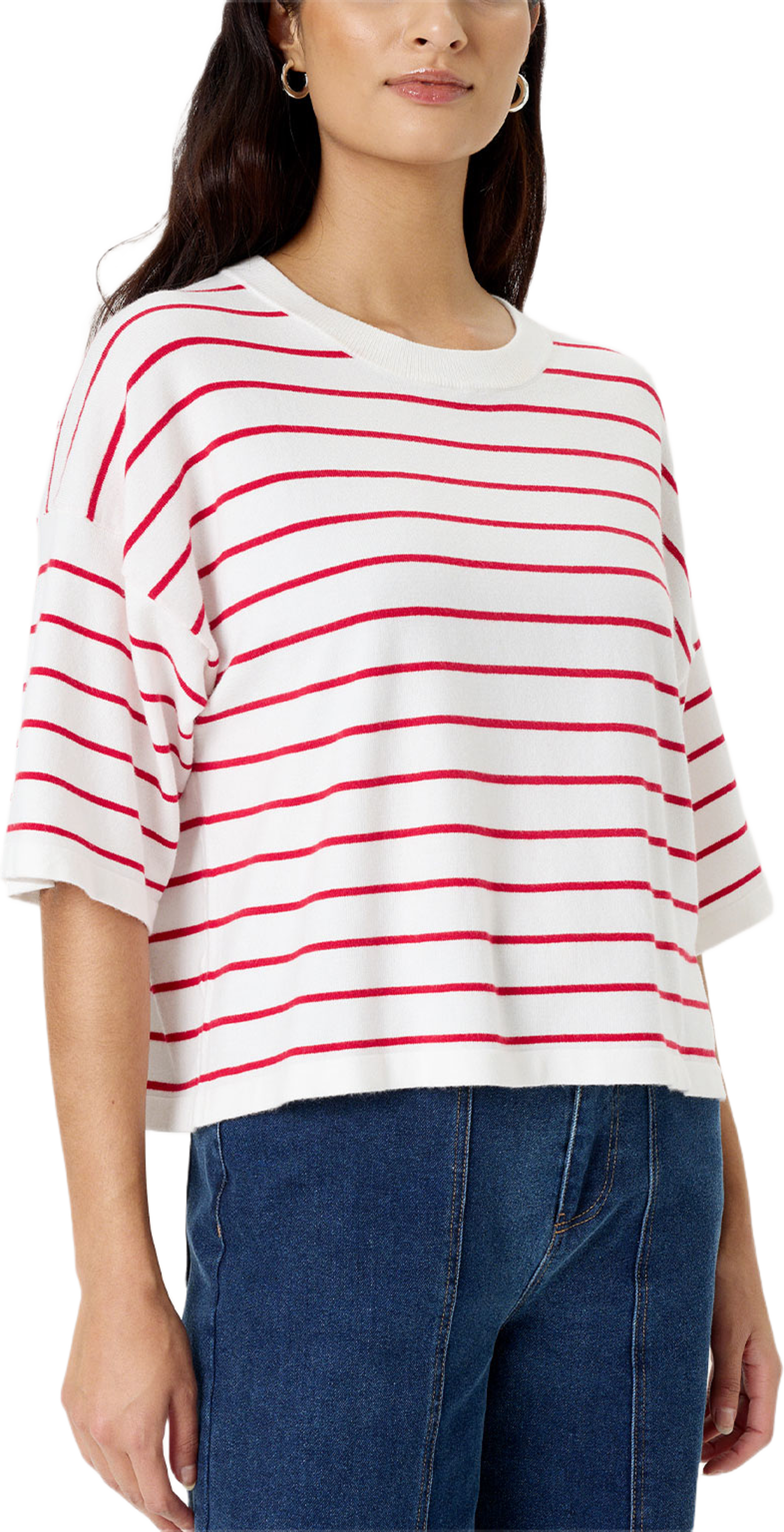 Spina Boxy Pullover SS Sweater, från Soaked In Luxury, i färgen White W Goji Berry Stripe. Klicka för att öppna bilden i stort format