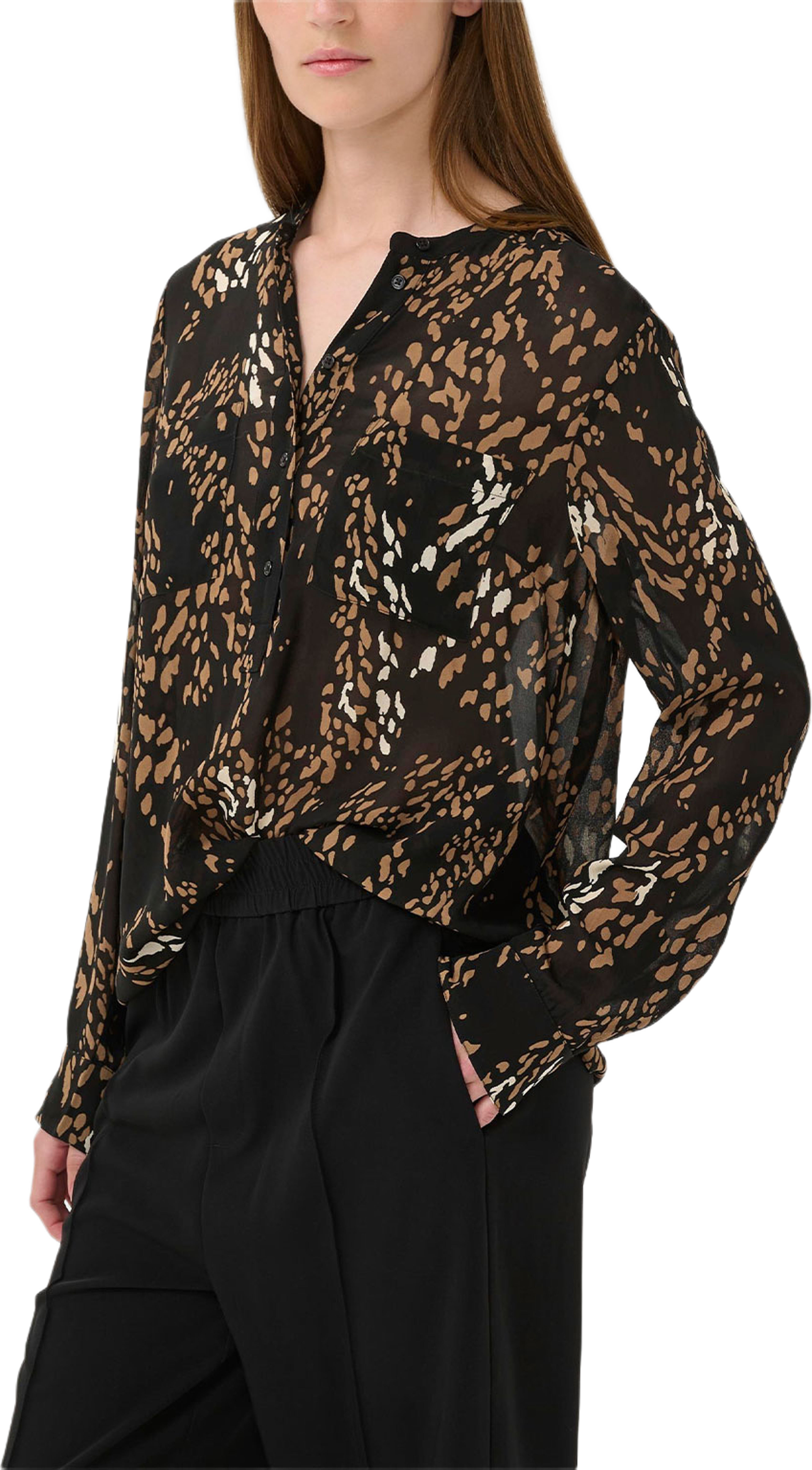 Averie Shirt, från Inwear, i färgen Leonora Black. Klicka för att öppna bilden i stort format