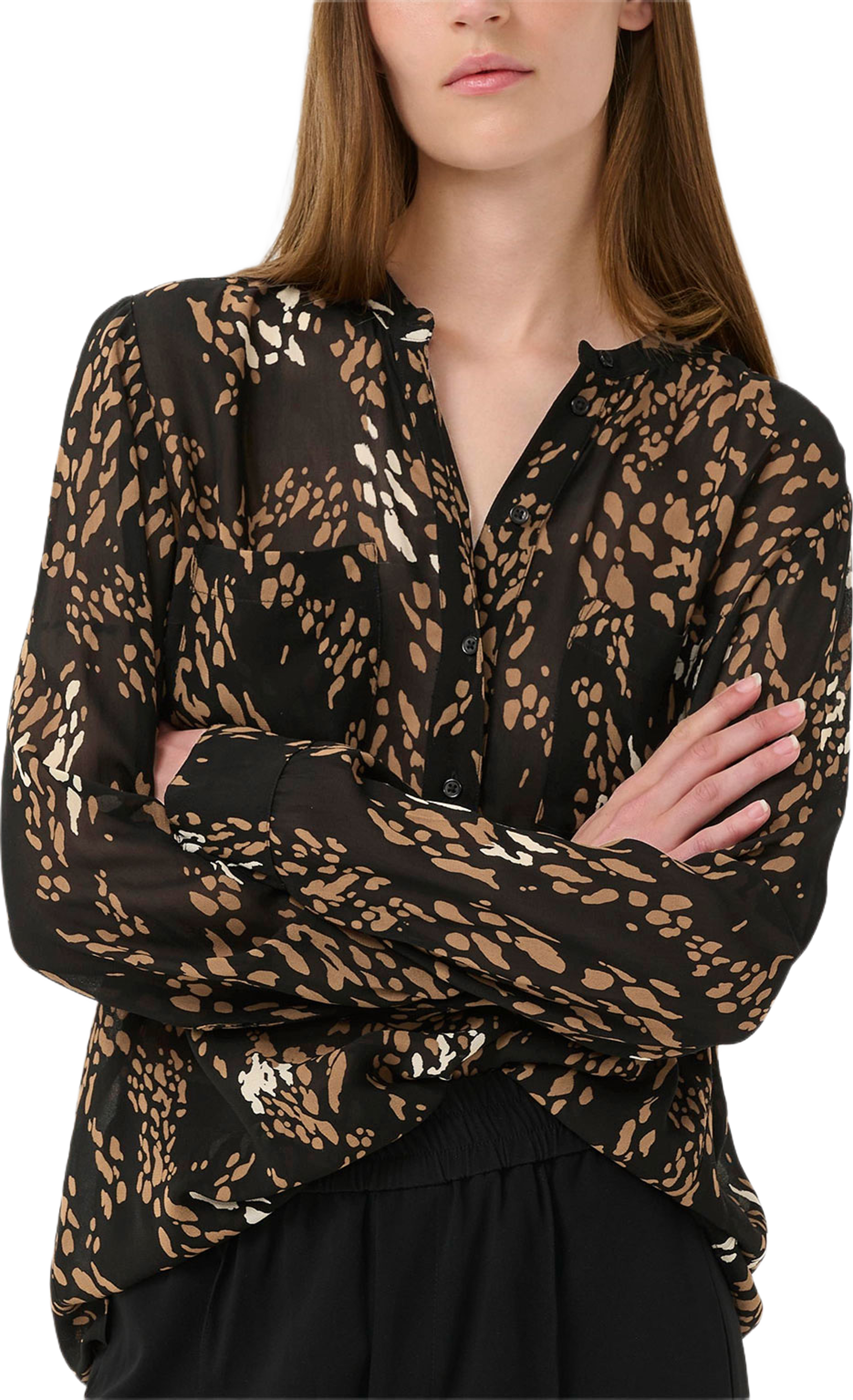 Averie Shirt, från Inwear, i färgen Leonora Black. Klicka för att öppna bilden i stort format