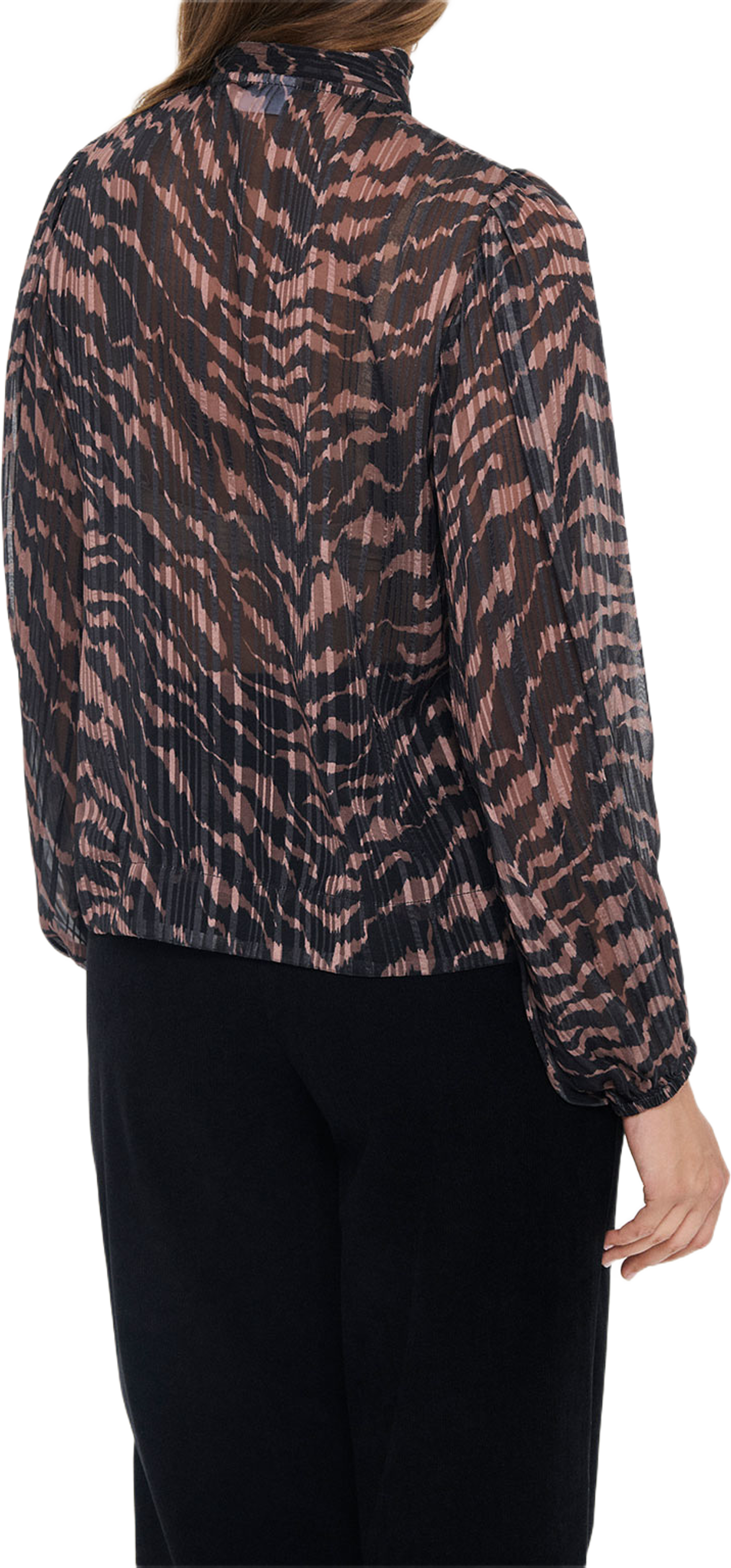 Nesta SZ Blouse, från Saint Tropez, i färgen Black Shifted Strokes. Klicka för att öppna bilden i stort format