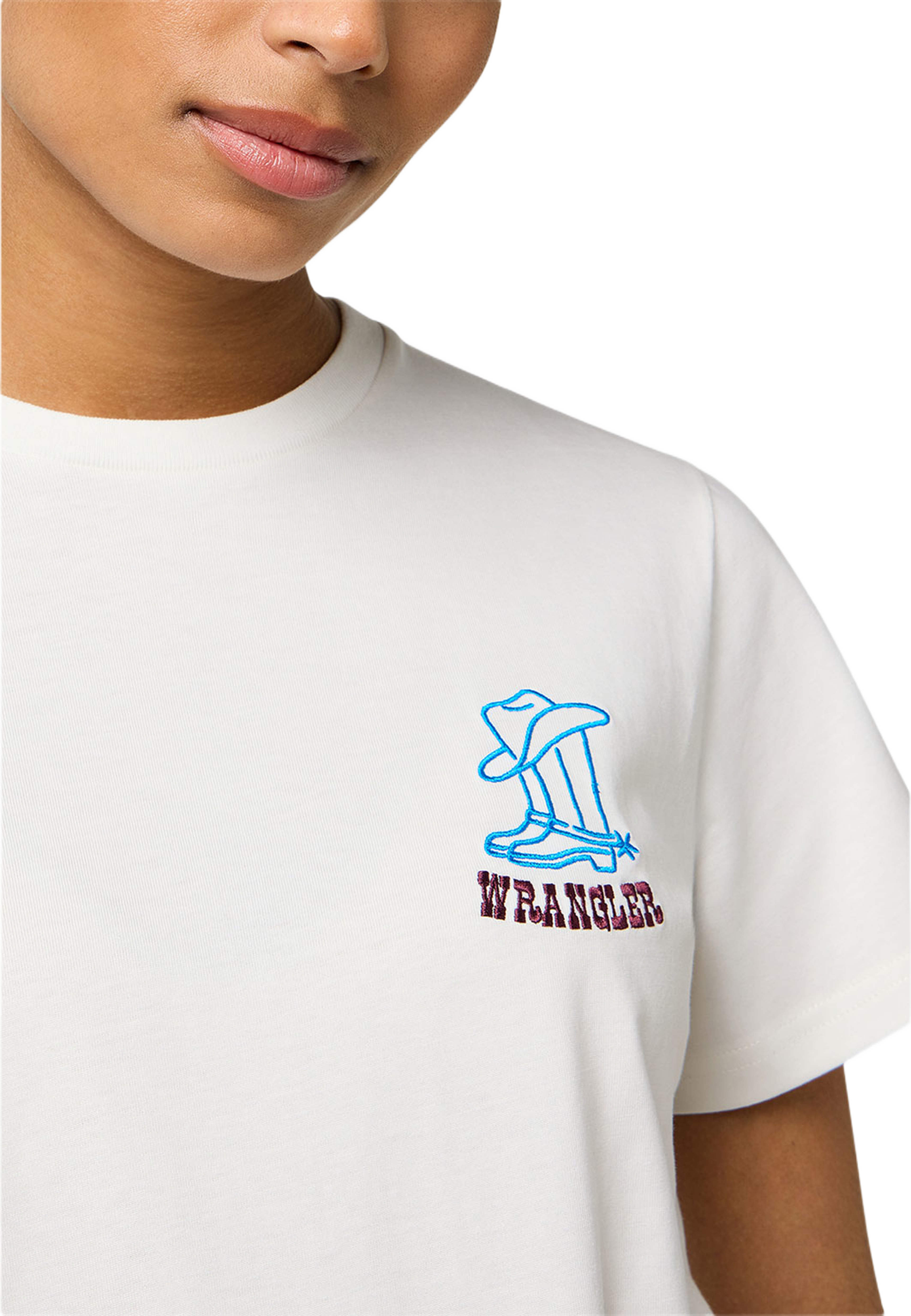 Graphic Tee, från Wrangler, i färgen Worn White. Klicka för att öppna bilden i stort format