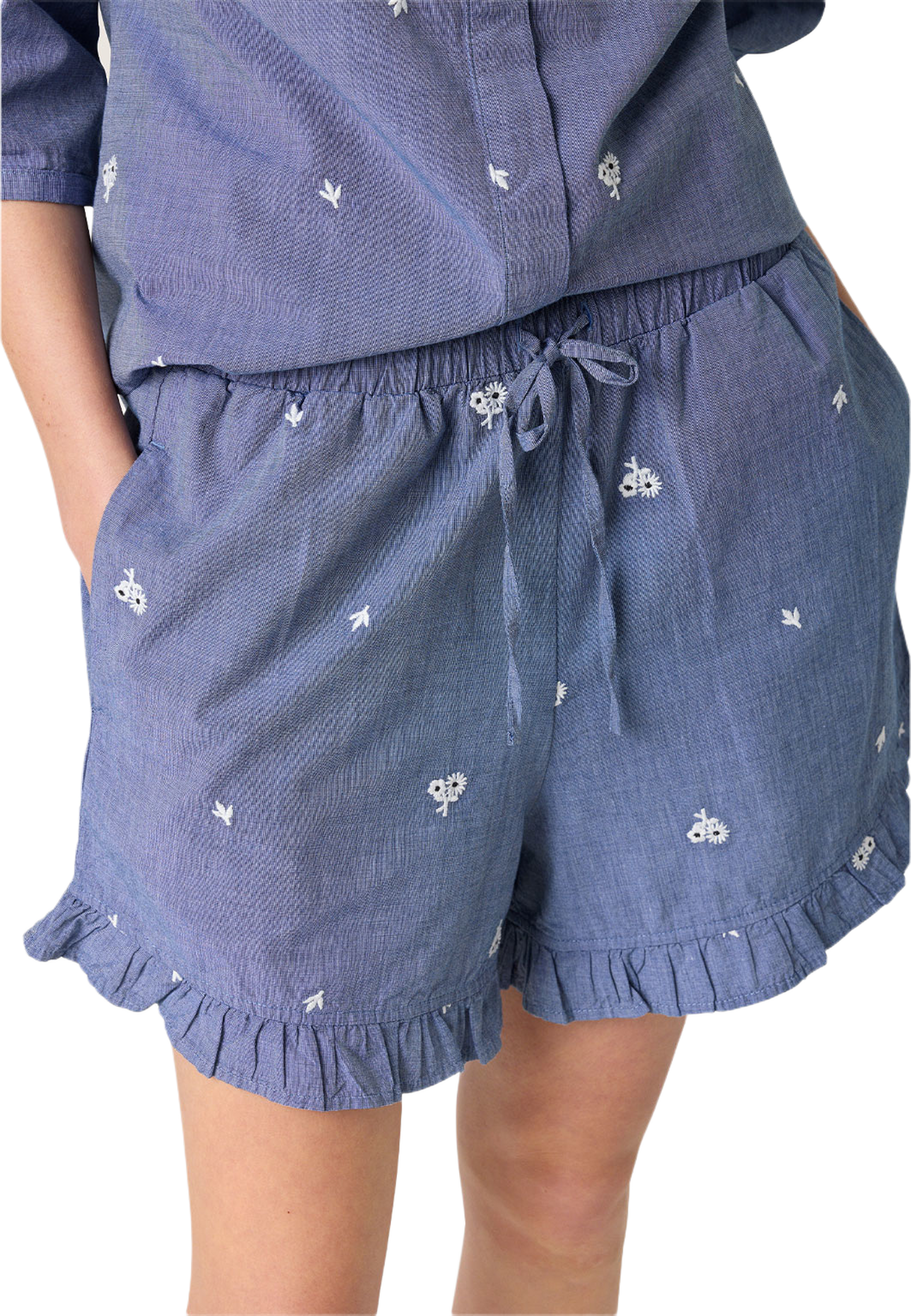 Elly Shorts, från Soaked In Luxury, i färgen Medium Blue Denim. Klicka för att öppna bilden i stort format