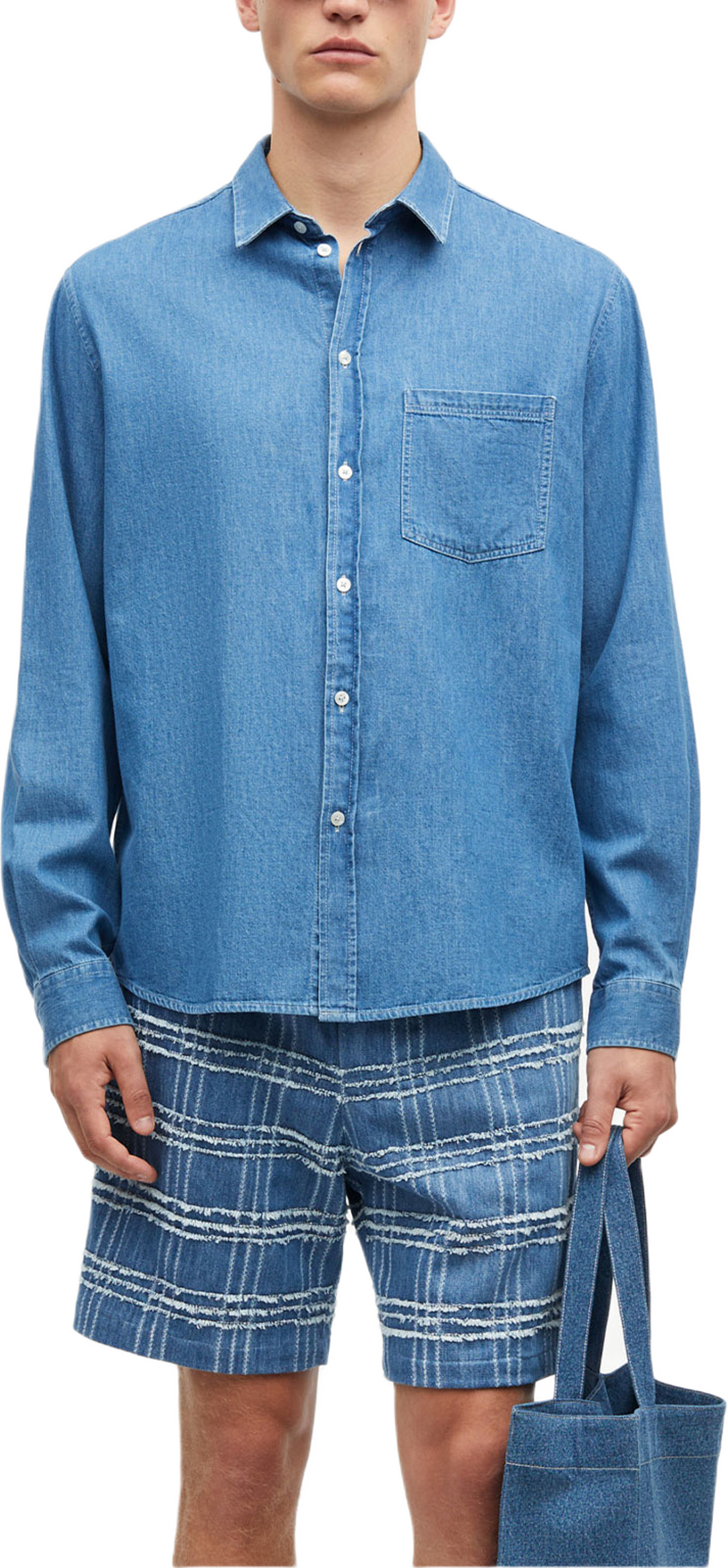 Saryan P Shirt 15248, från SAMSOE SAMSOE, i färgen Light Chambray. Klicka för att öppna bilden i stort format