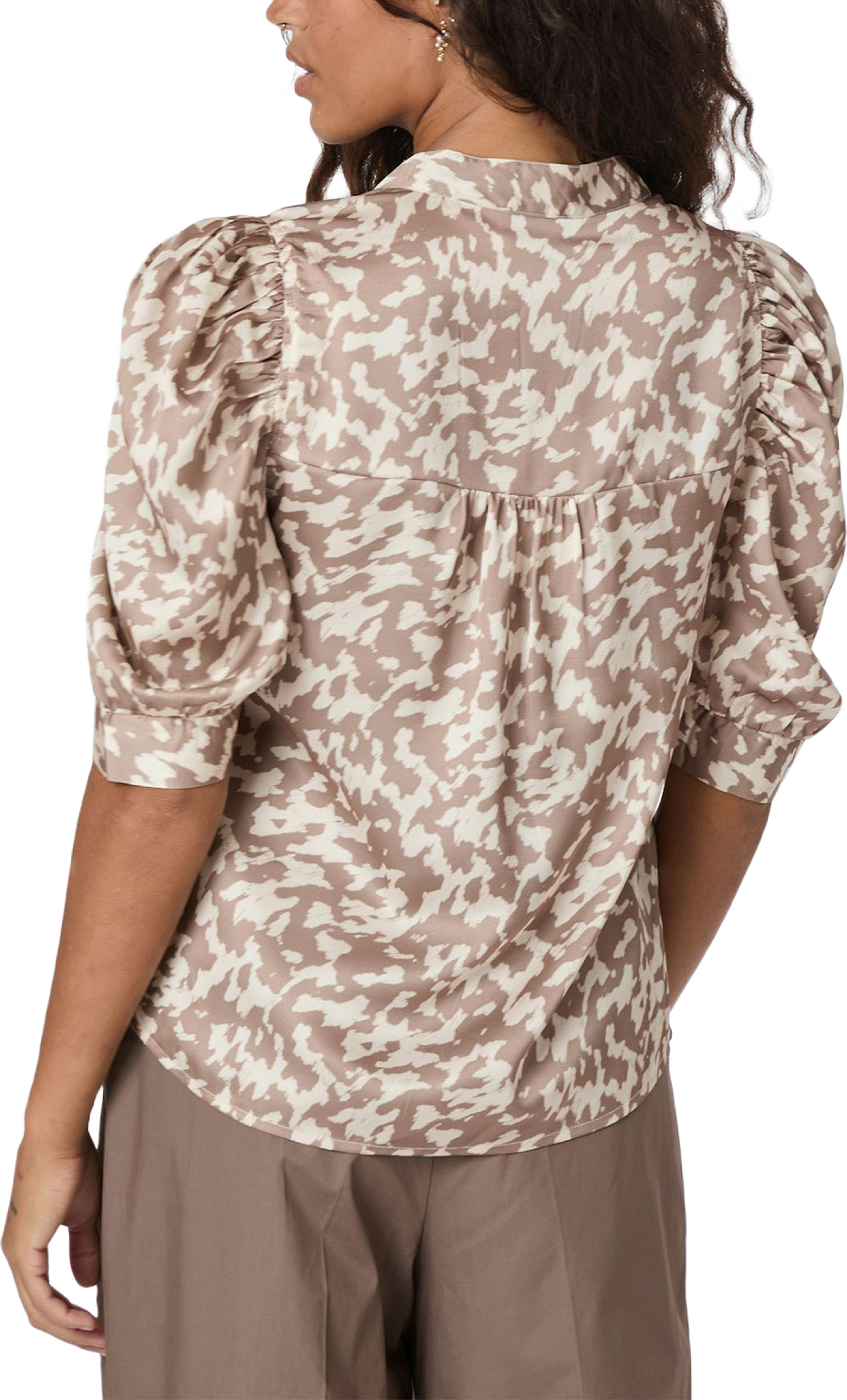 Roella Graphic Fade Blouse