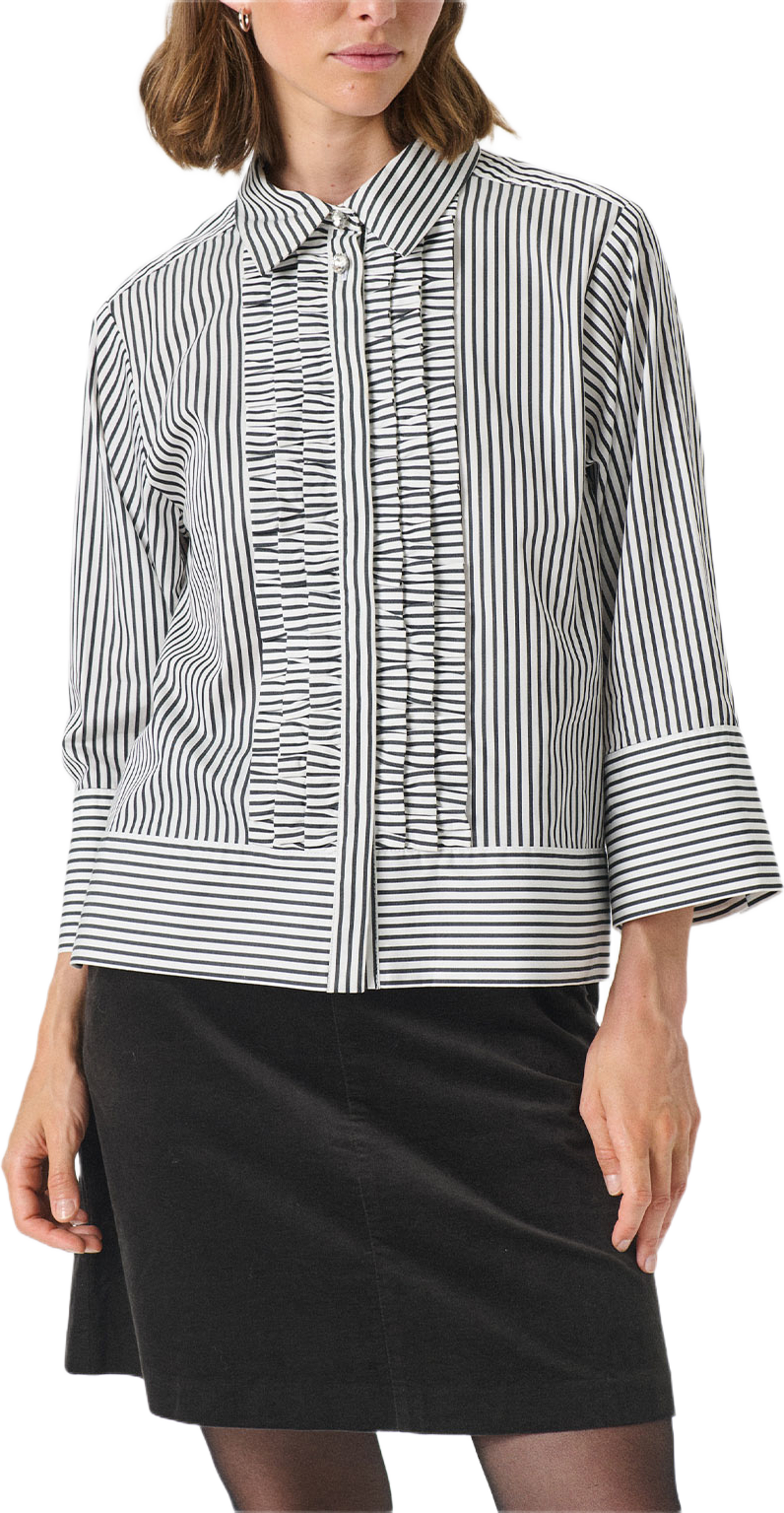 Vinny PW SH Shirt, från Part Two, i färgen Black Stripe. Klicka för att öppna bilden i stort format