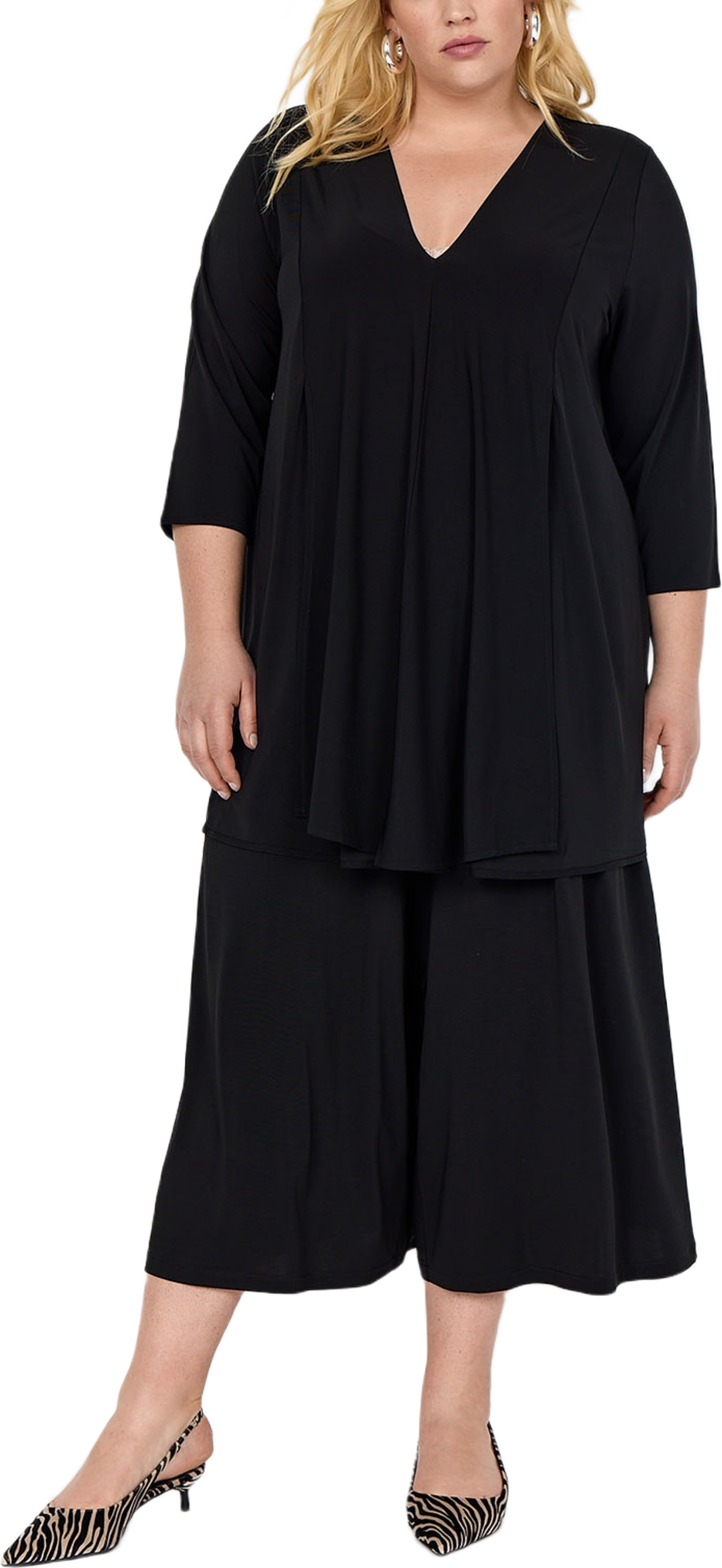 Wa-Lilja 2 Blouse, från Wasabi Concept, i färgen Black. Klicka för att öppna bilden i stort format