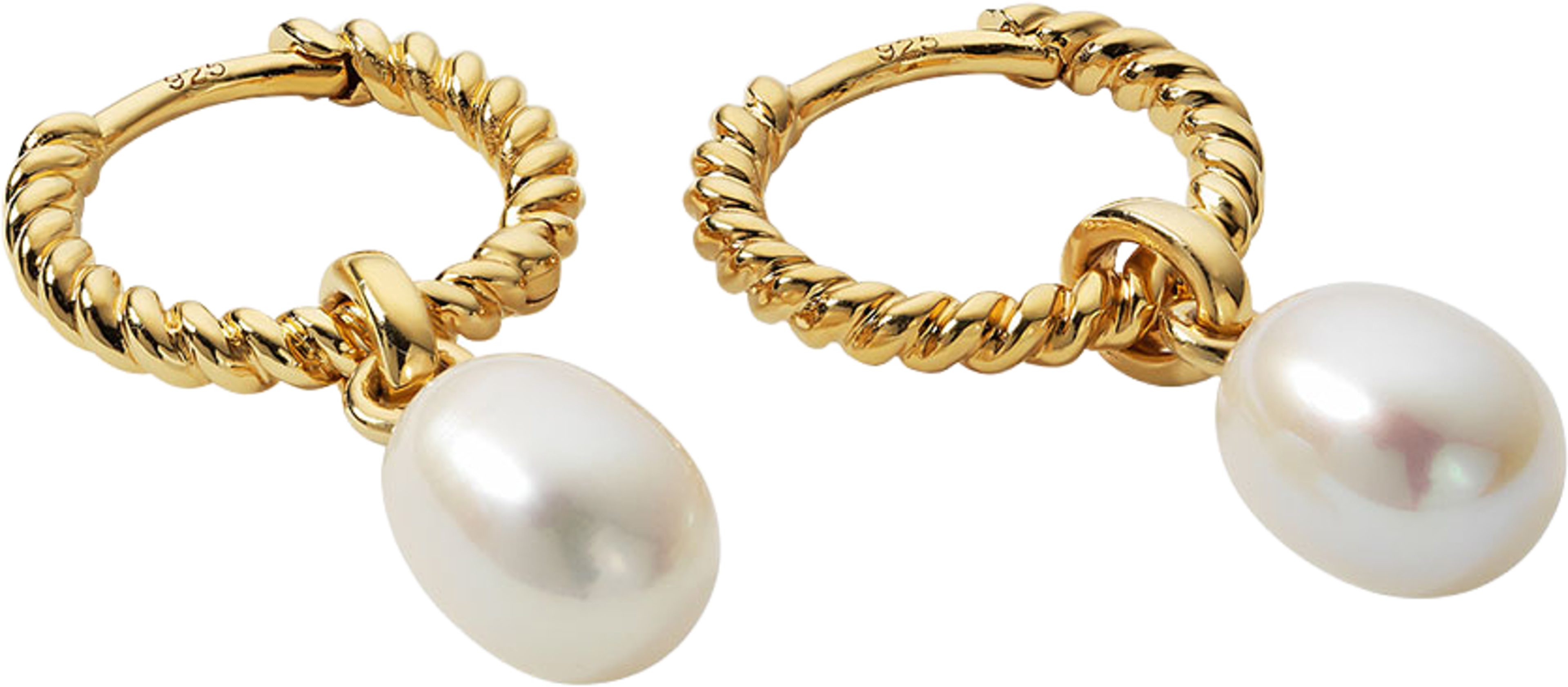 Twisted Treasure Pearl Hoops Gold, från Syster P, i färgen Gold. Klicka för att öppna bilden i stort format