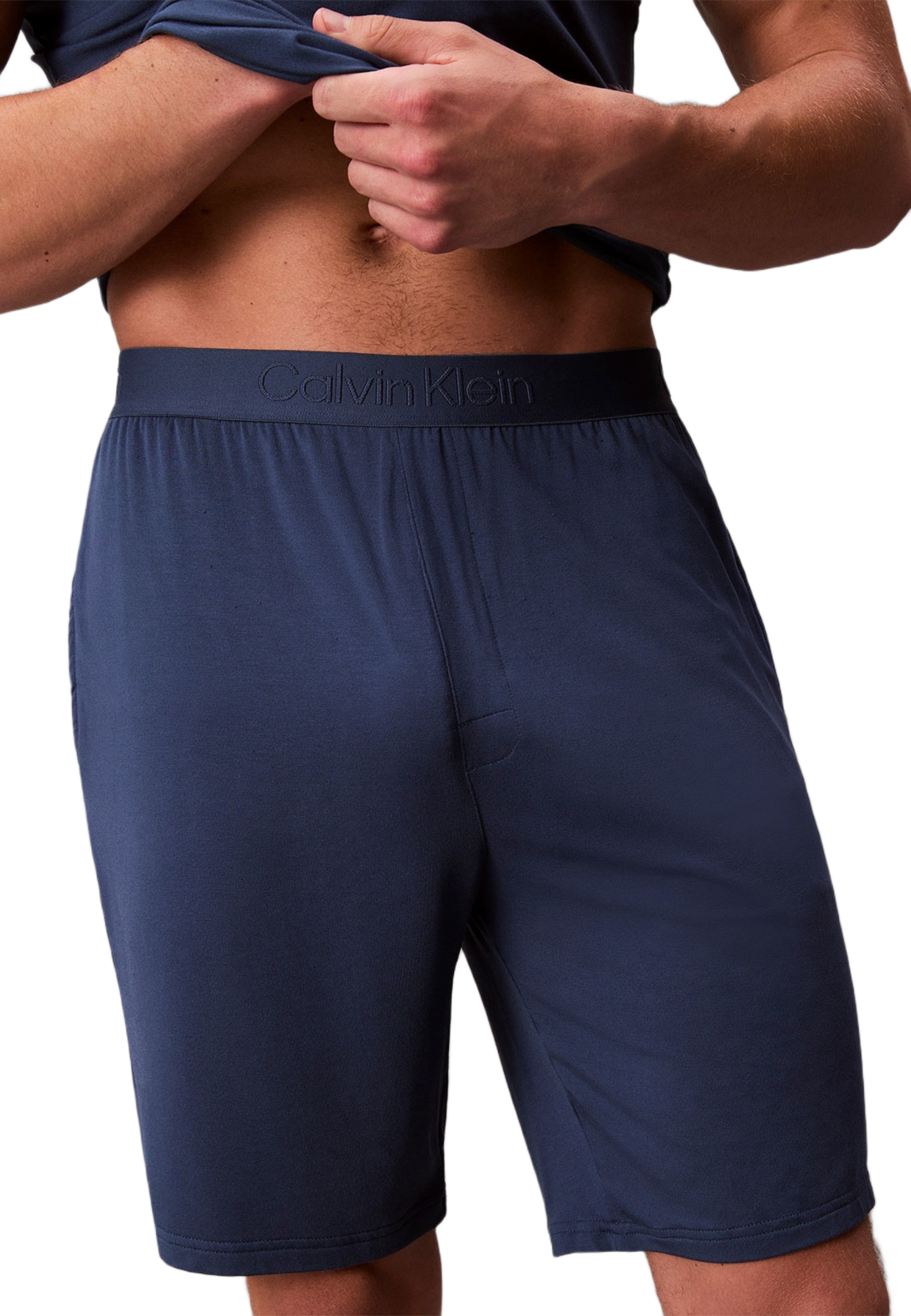 Sovshorts i extra mjuk Modal., från Calvin Klein, i färgen Dark Denim. Klicka för att öppna bilden i stort format