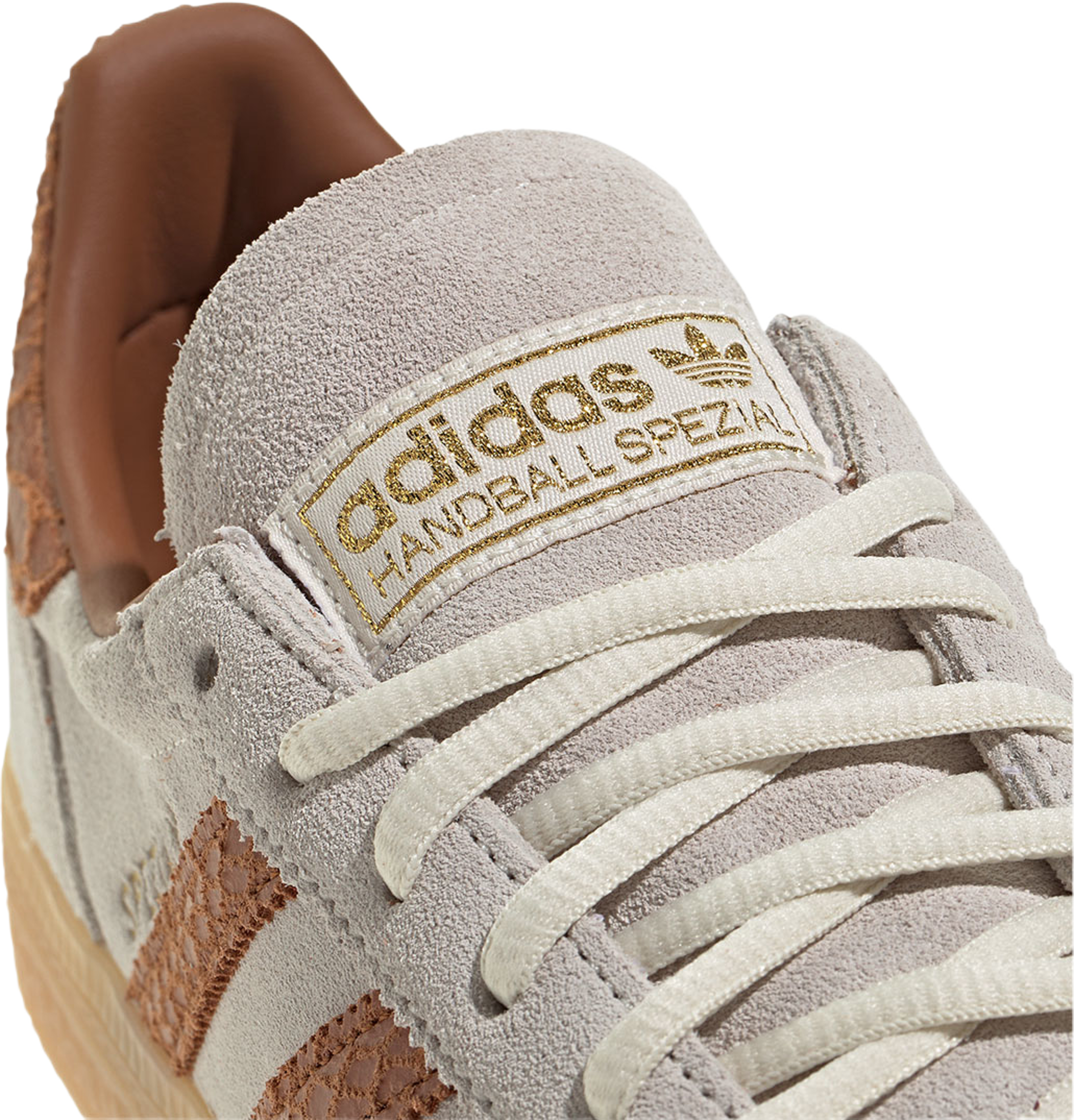 Handball Spezial Skor, från Adidas Originals, i färgen Owhite/Dubr/Gum3. Klicka för att öppna bilden i stort format