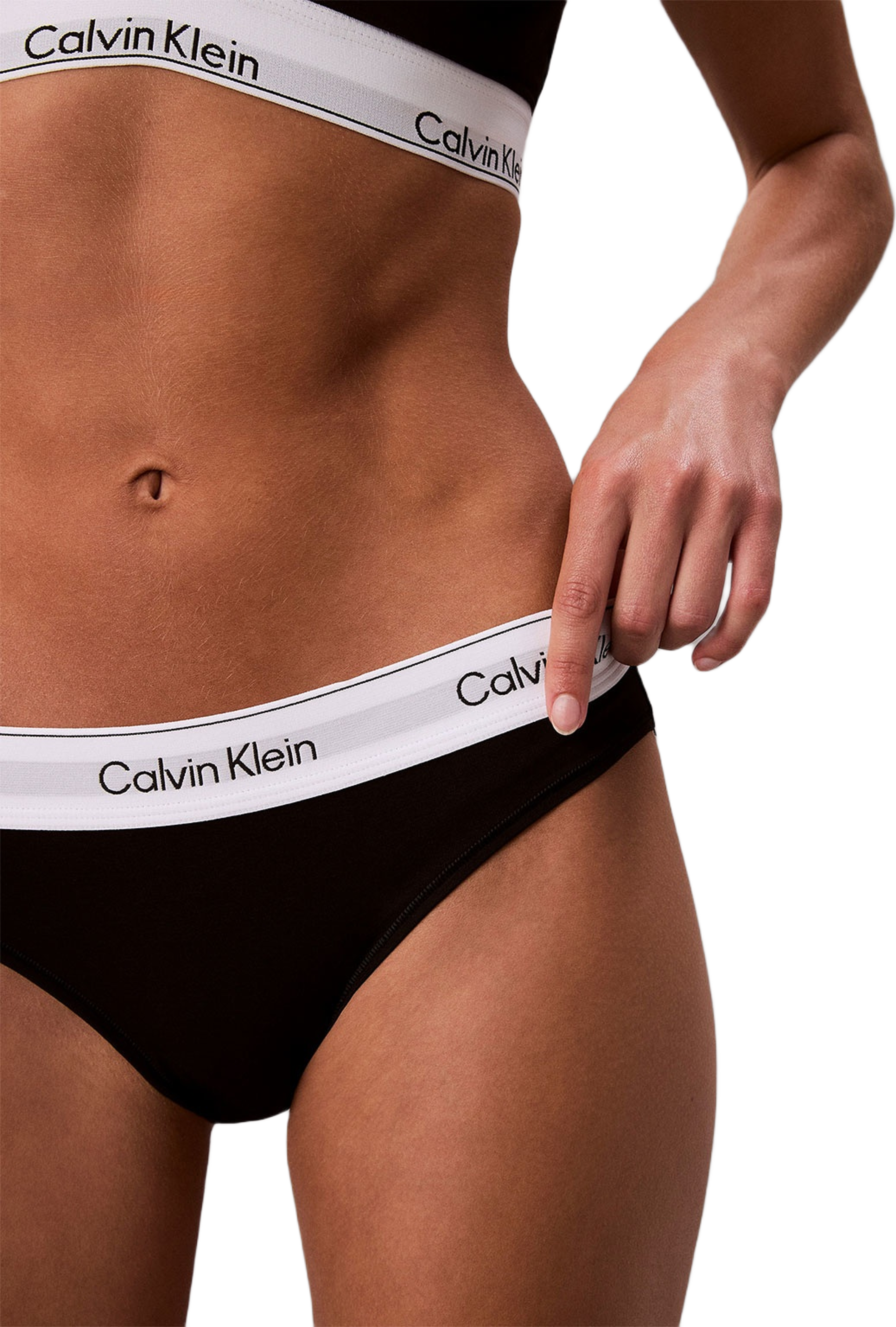 Trosa i Bikini/brief modell i skön Bomull & modal blandning, från Calvin Klein, i färgen Black.
