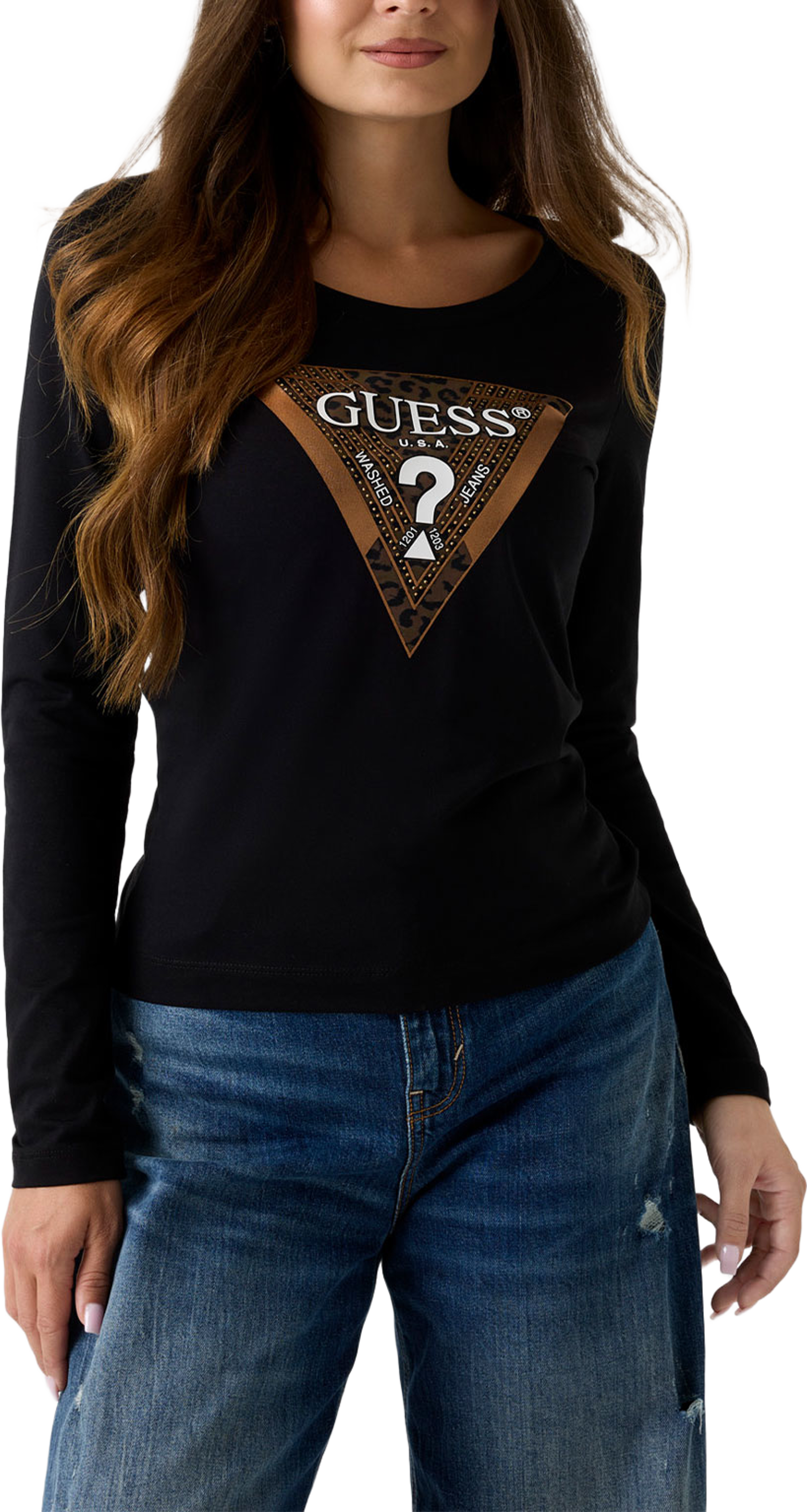 Ls Cn Leo Triangle Tee, från Guess, i färgen Jet Black A996. Klicka för att öppna bilden i stort format