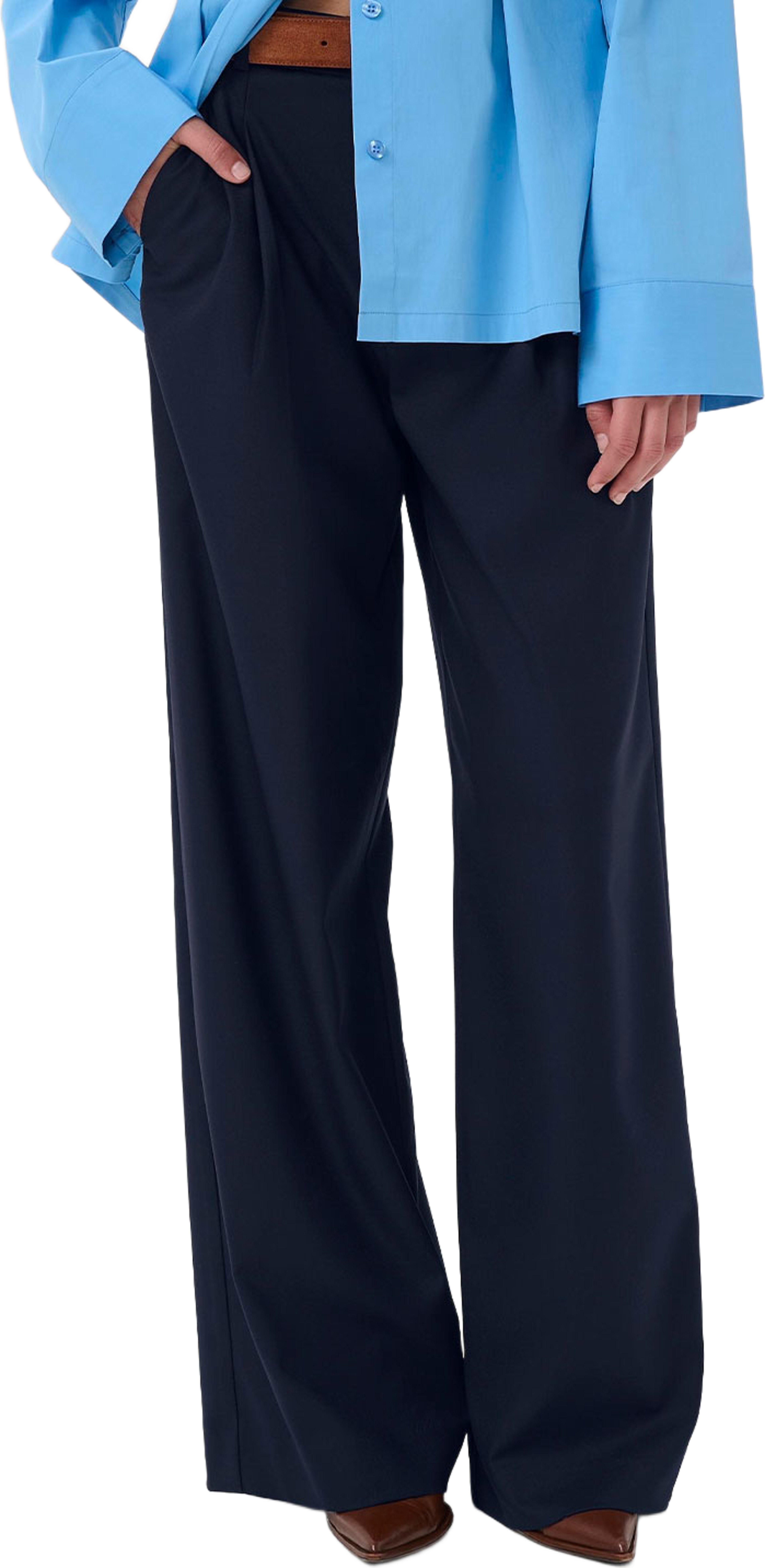 GZpaula Trousers, från Gestuz, i färgen Sky Captain. Klicka för att öppna bilden i stort format