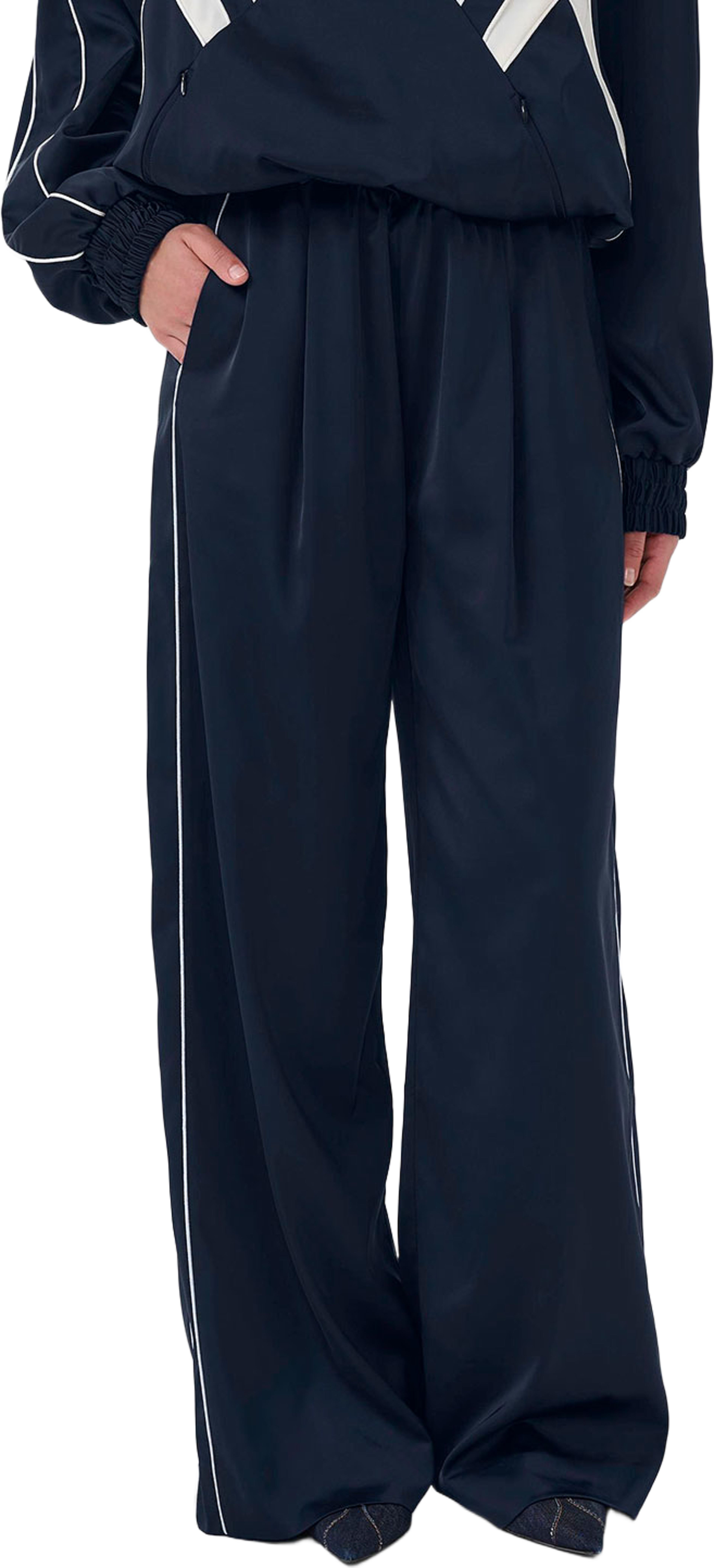 GZbicca HW pants, från Gestuz, i färgen Sky Captain. Klicka för att öppna bilden i stort format