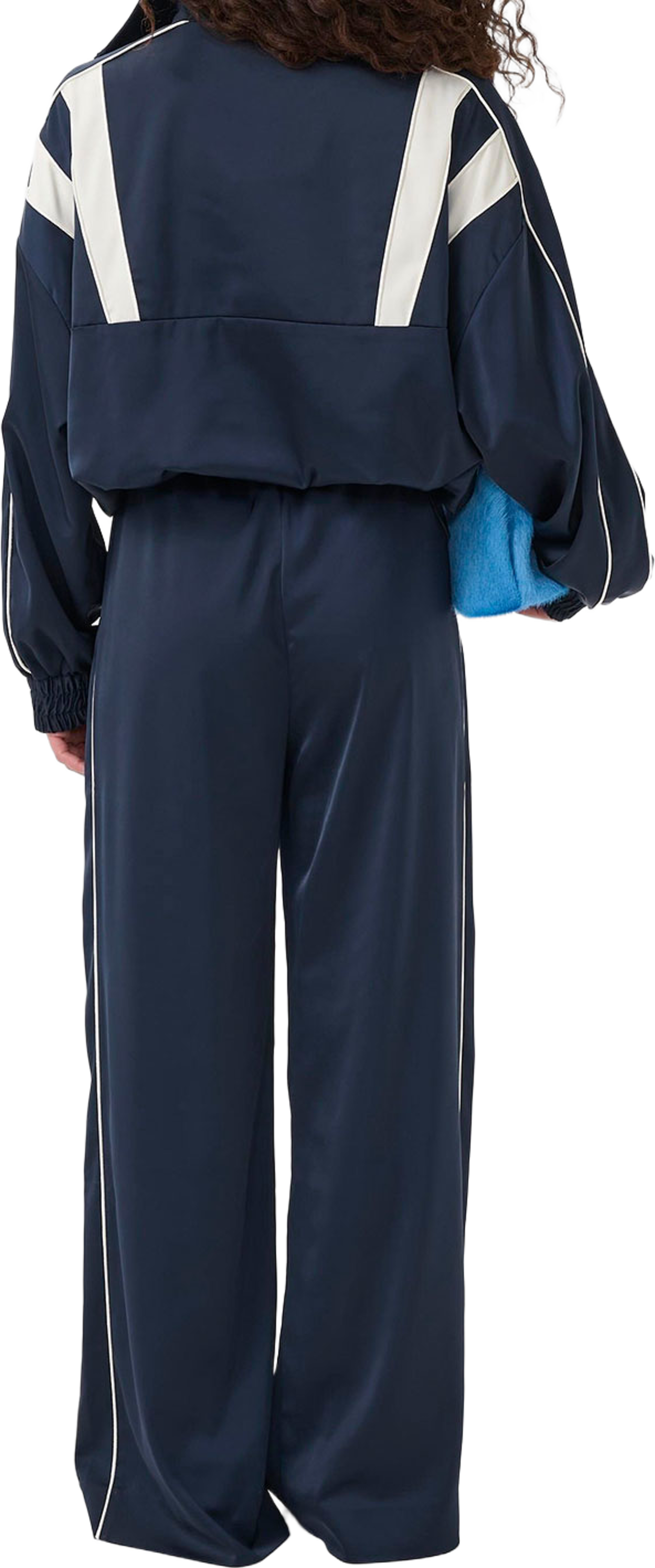 GZbicca anorak, från Gestuz, i färgen Sky Captain. Klicka för att öppna bilden i stort format