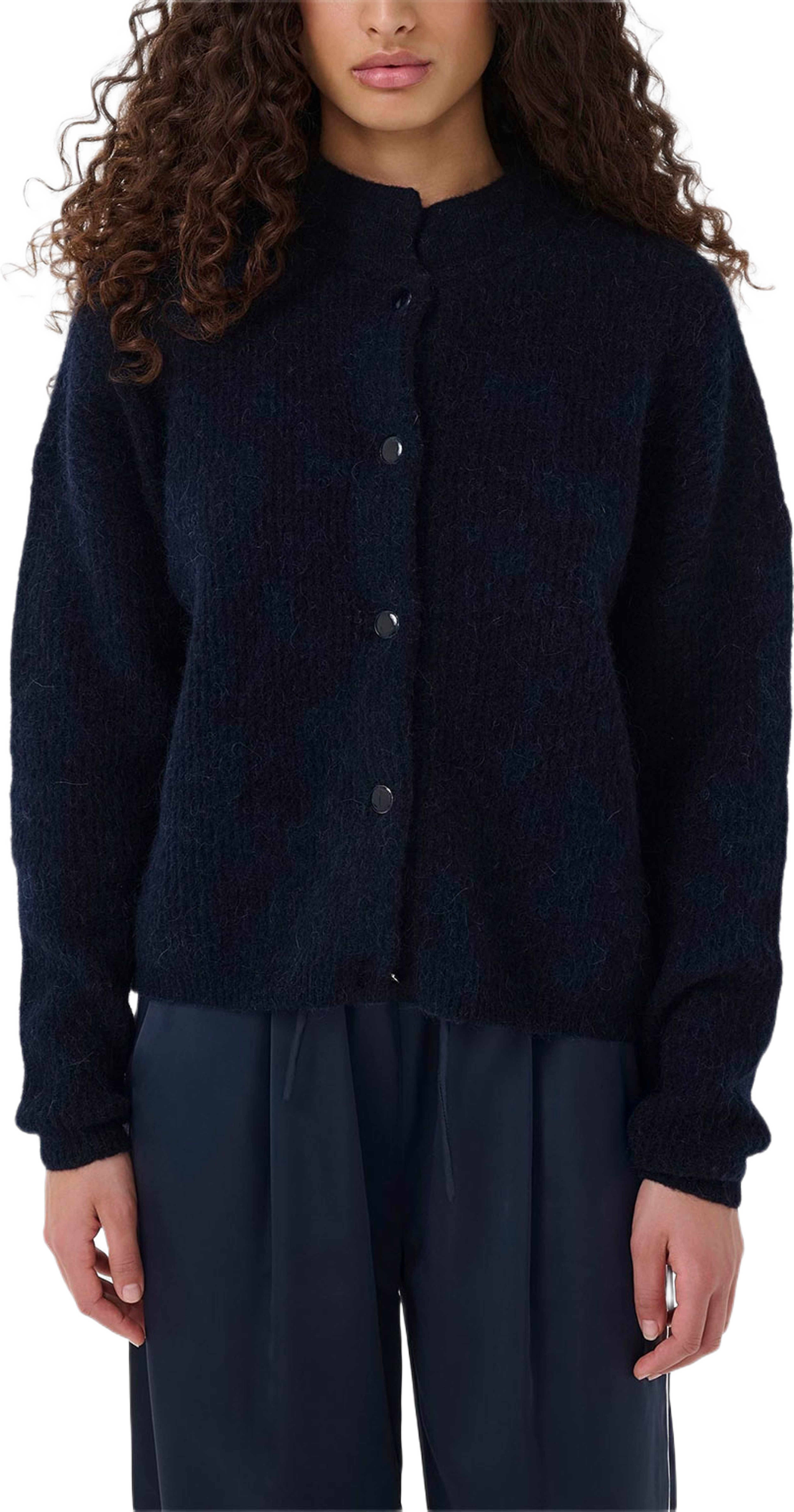 AlphaGZ Short Cardigan, från Gestuz, i färgen Skycaptain Mélange. Klicka för att öppna bilden i stort format