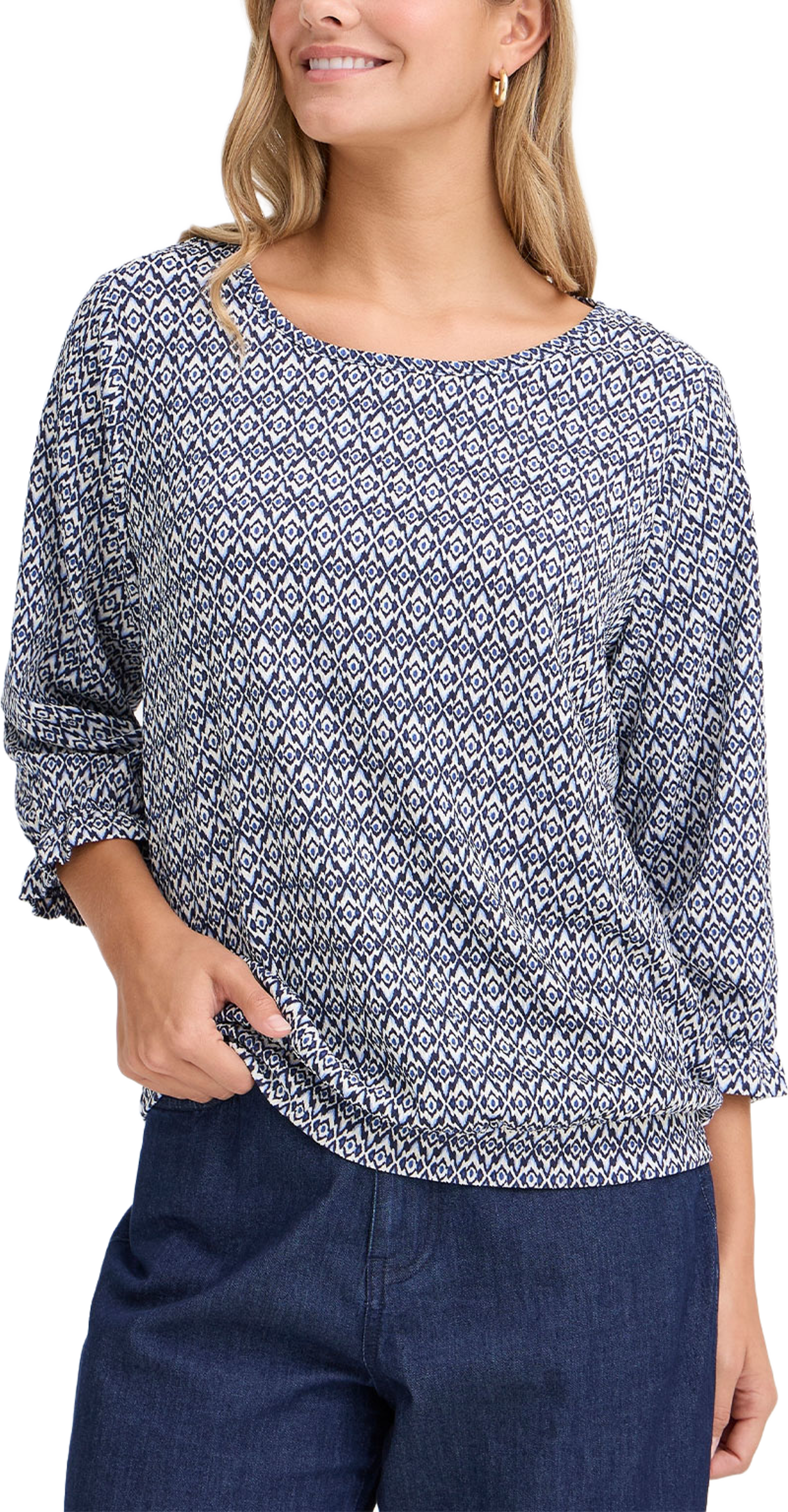 FRSLOANE TEE 1, från Fransa, i färgen Ethnic Lines Navy. Klicka för att öppna bilden i stort format