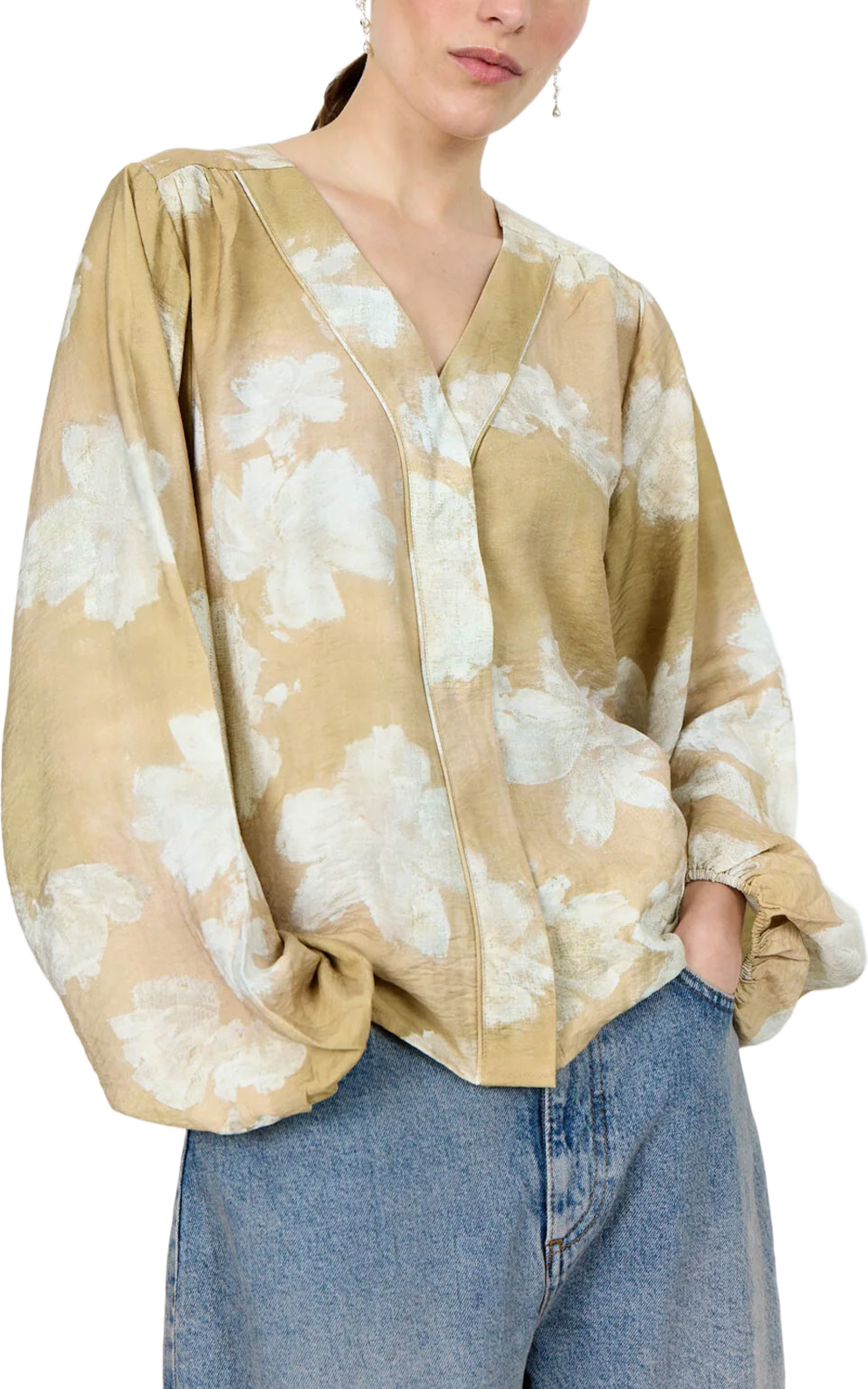 LR-Nikki 1 Shirt, från Leveté Room, i färgen Wood Ash Combi. Klicka för att öppna bilden i stort format