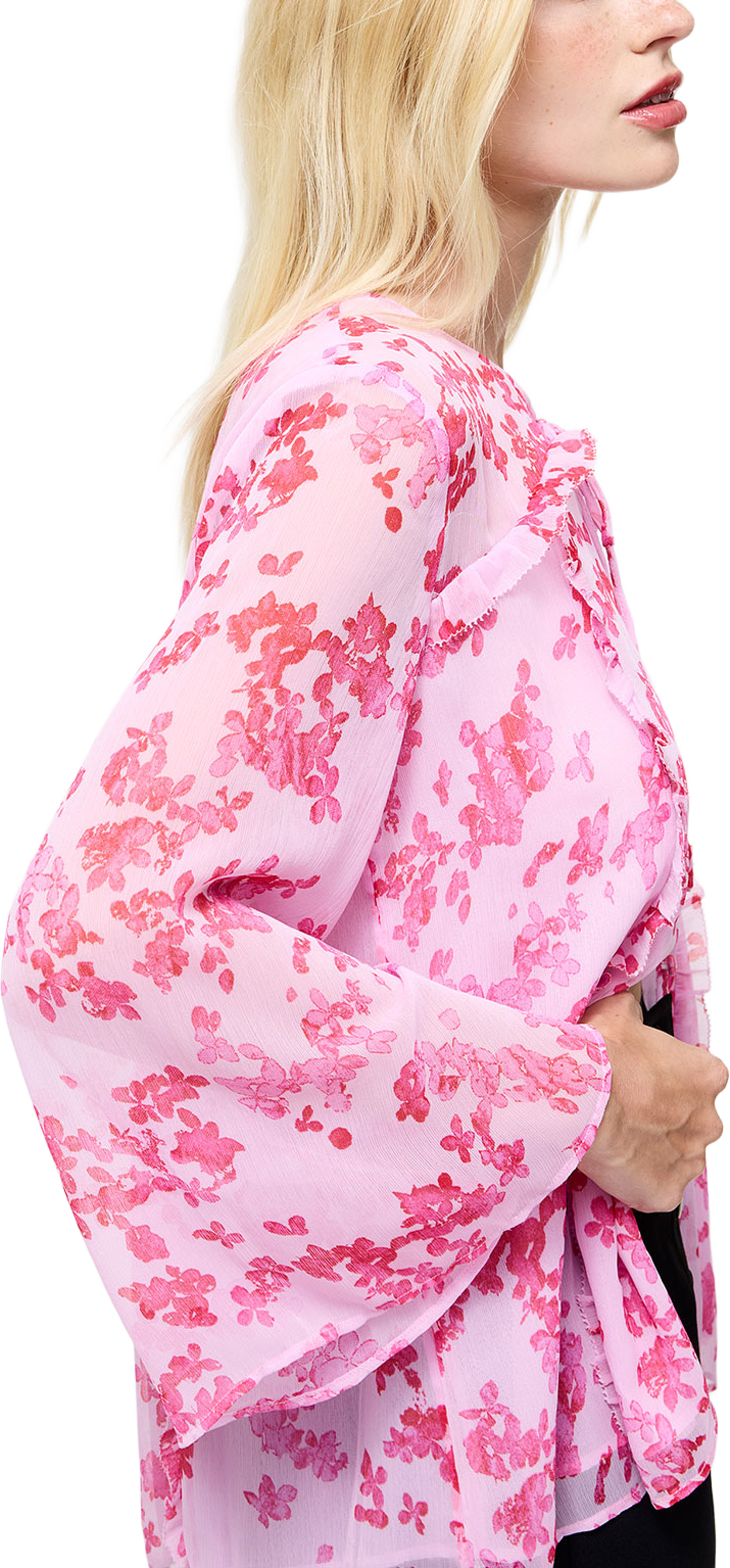 Isla Hallie Crinkle Tie Neck Top, från French Connection, i färgen Violet Pink Multi. Klicka för att öppna bilden i stort format