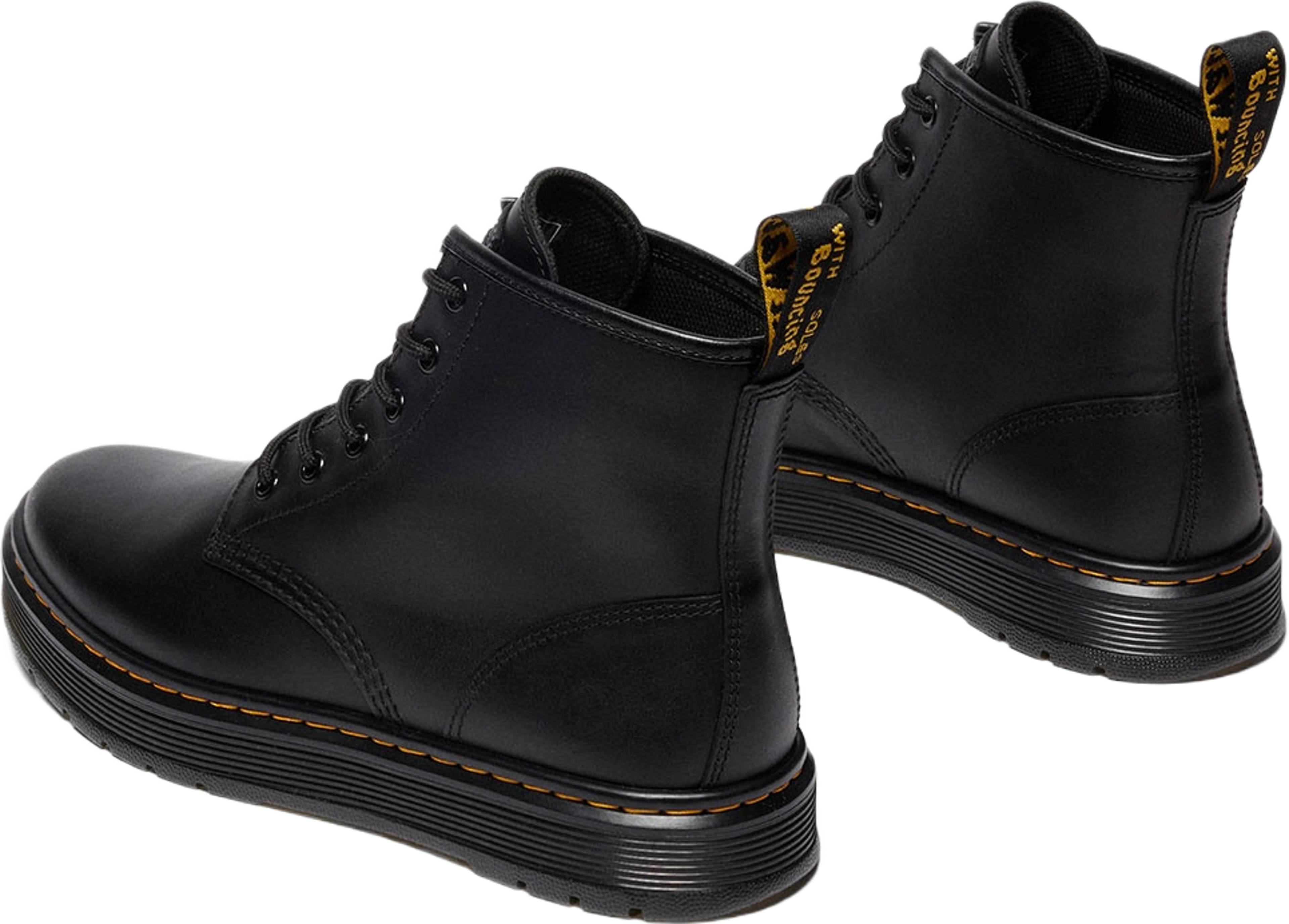 Brookline Chukka Boot, från Dr. Martens, i färgen Black.