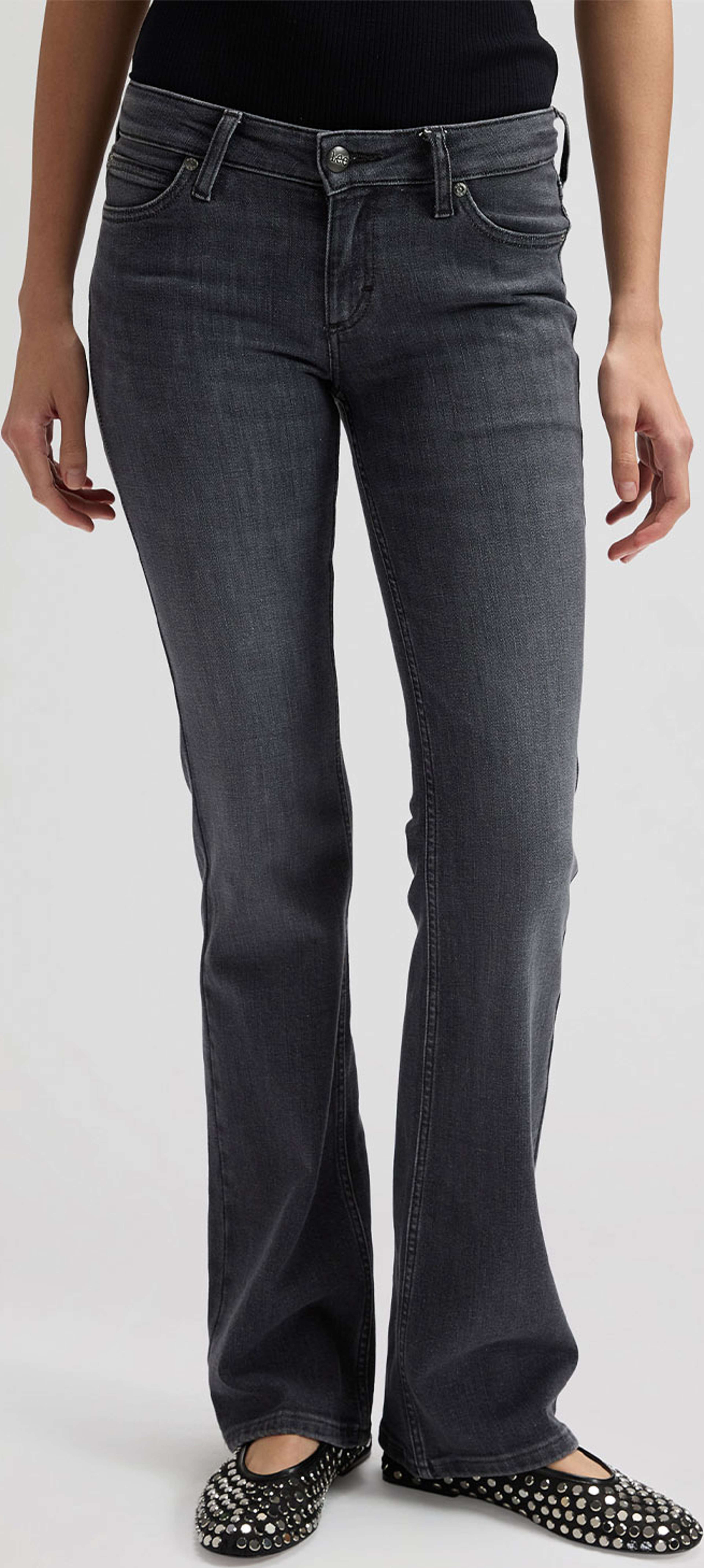 Flap Pocket Jessica, från Lee, i färgen Current Affair. Klicka för att öppna bilden i stort format