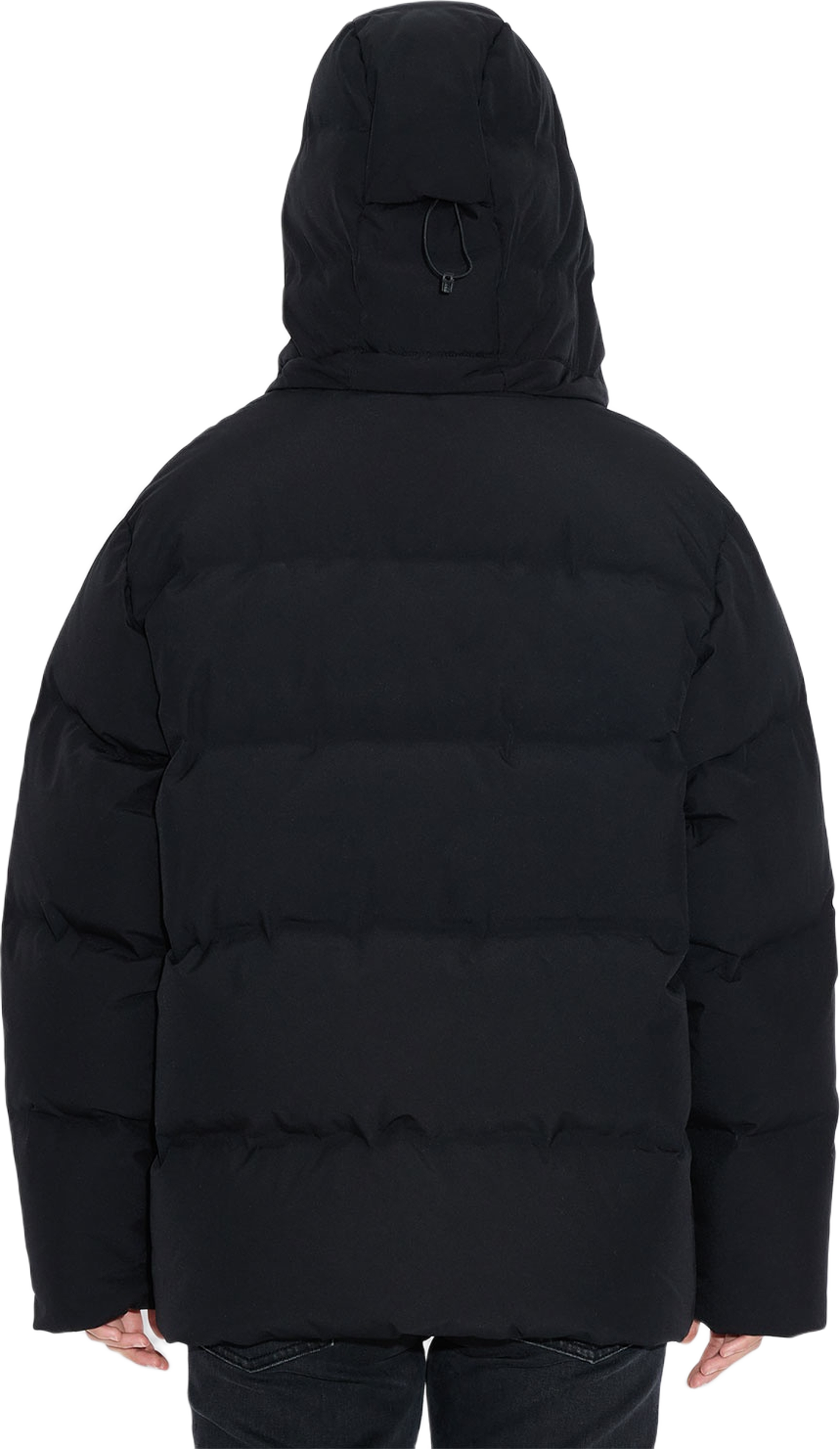 Besseggen Down Jacket, från Holzweiler, i färgen Black.