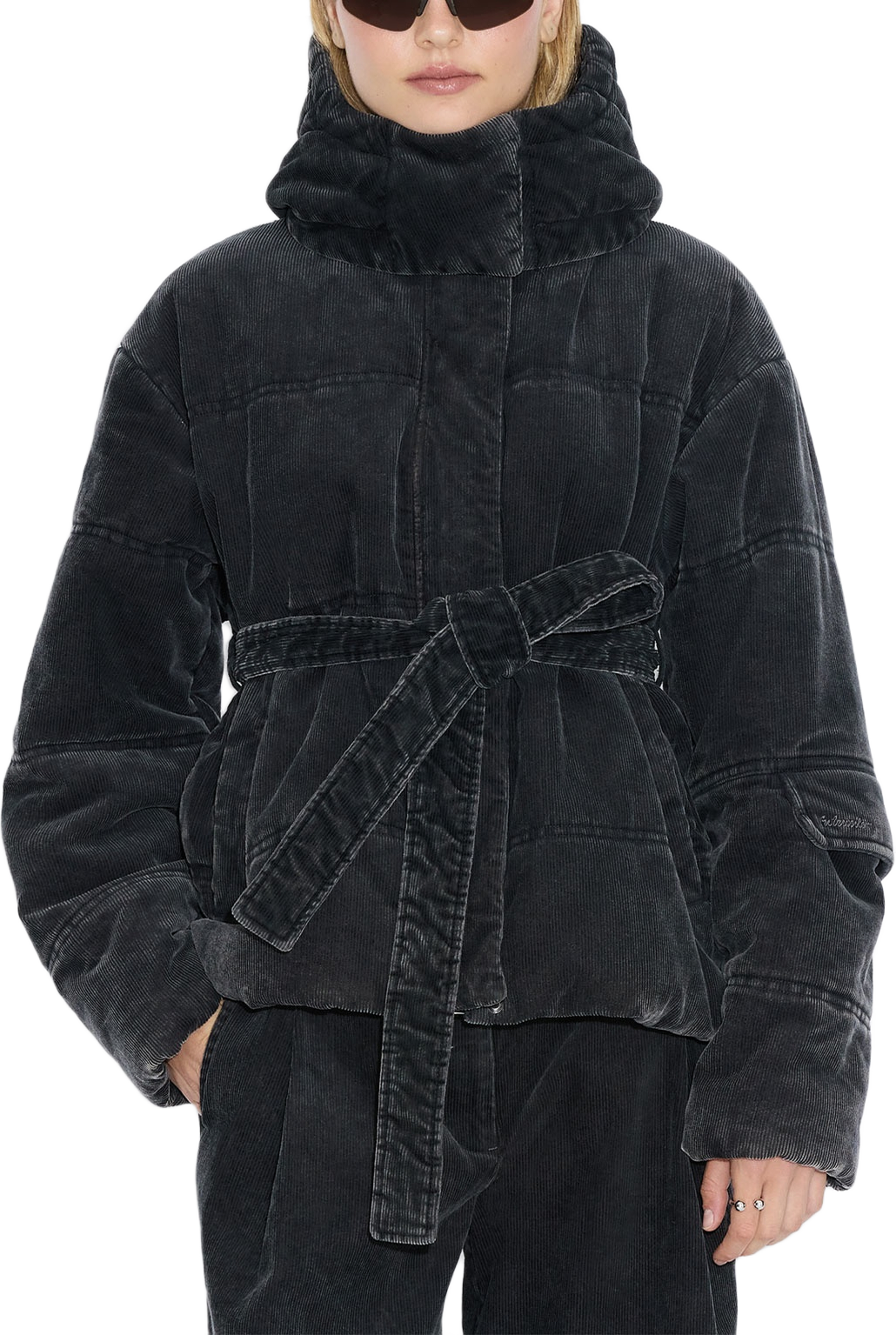 Steilia Corduroy Jacket, från Holzweiler, i färgen Black.