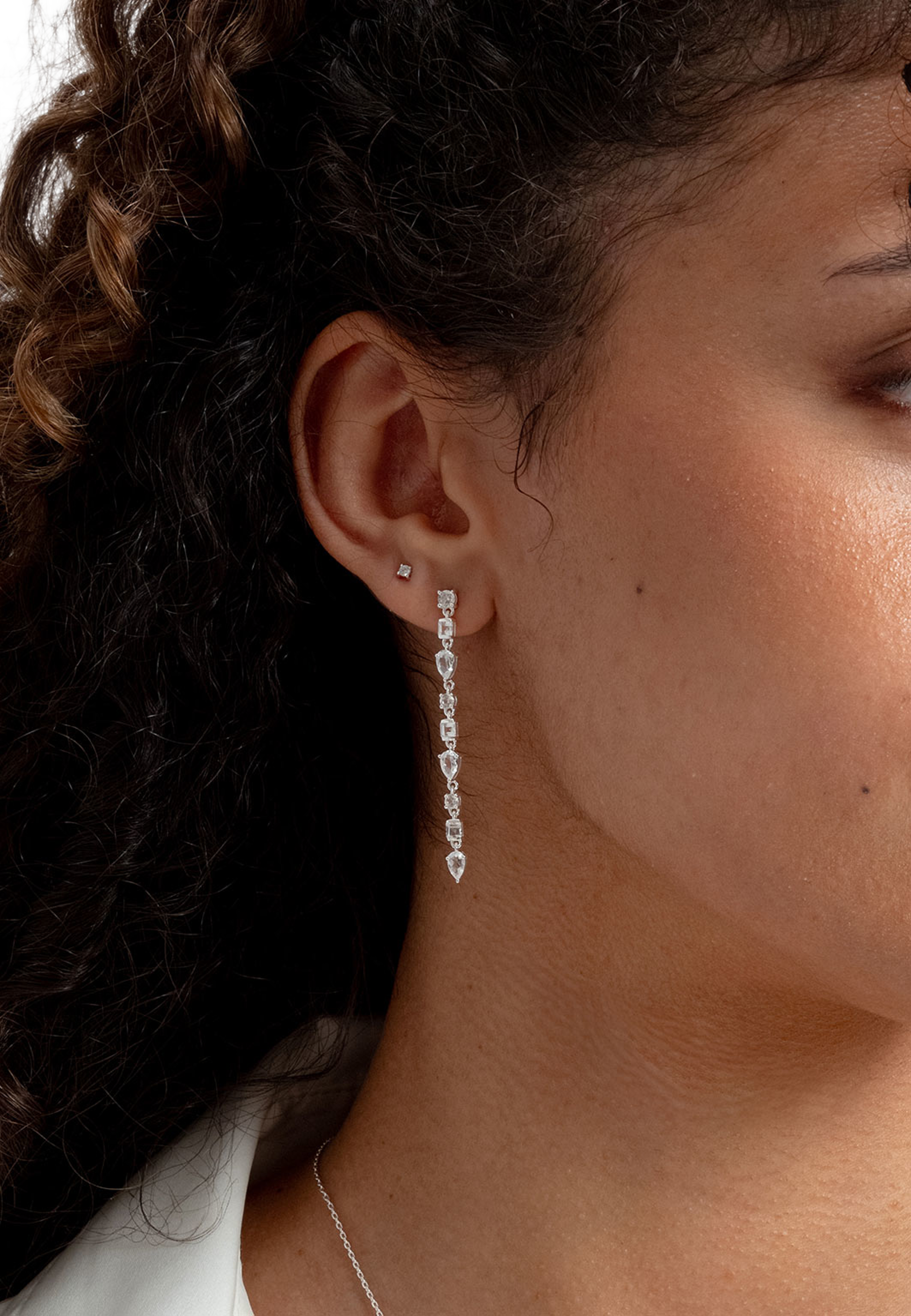 Pam Long Earrings Silver, från Syster P, i färgen Silver. Klicka för att öppna bilden i stort format